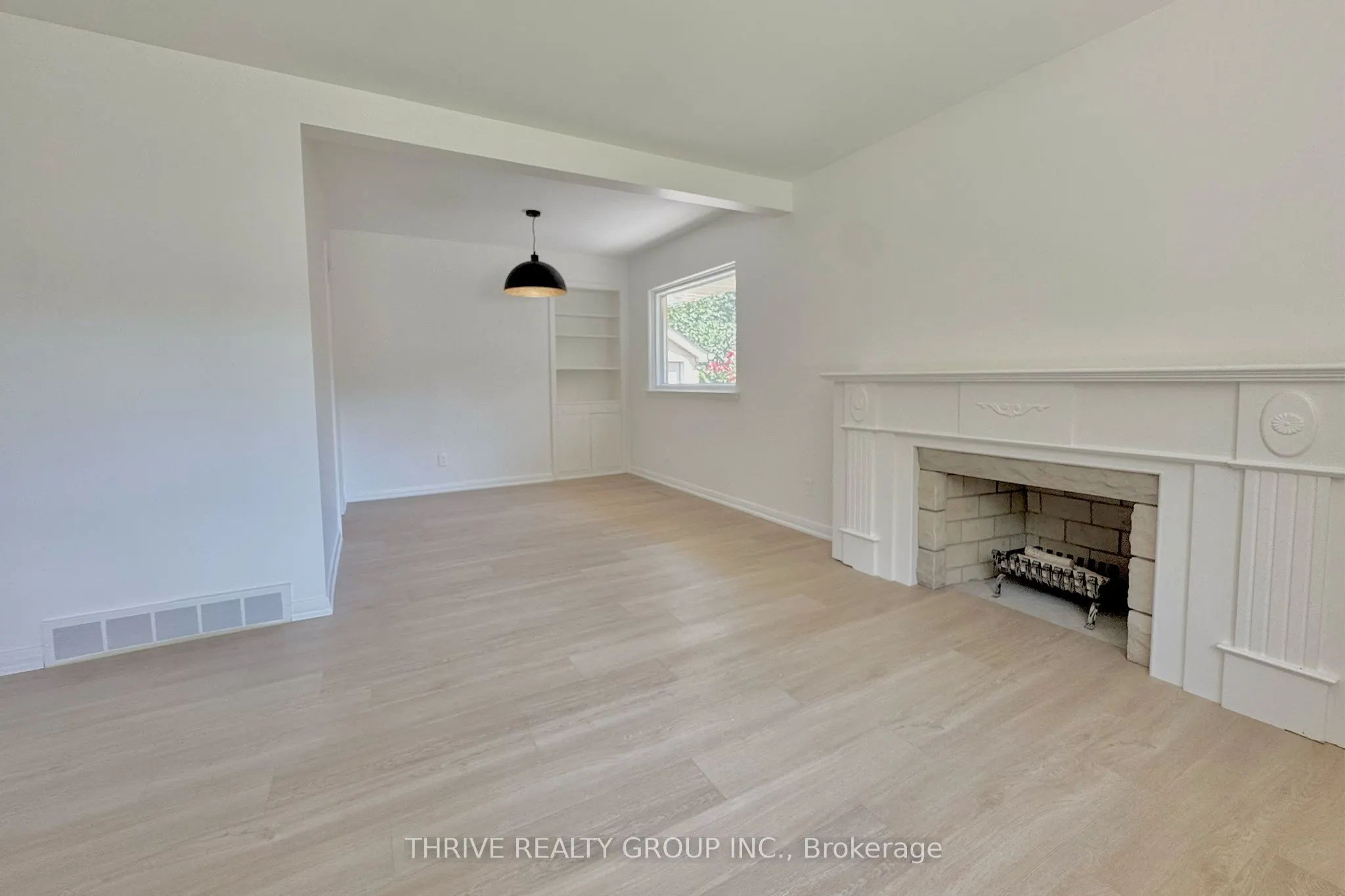 444 Ridgewood Crescent, #Upper