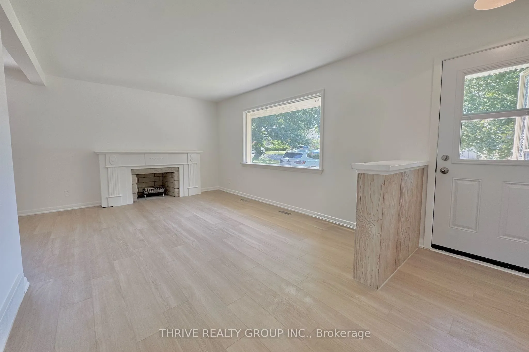 444 Ridgewood Crescent, #Upper