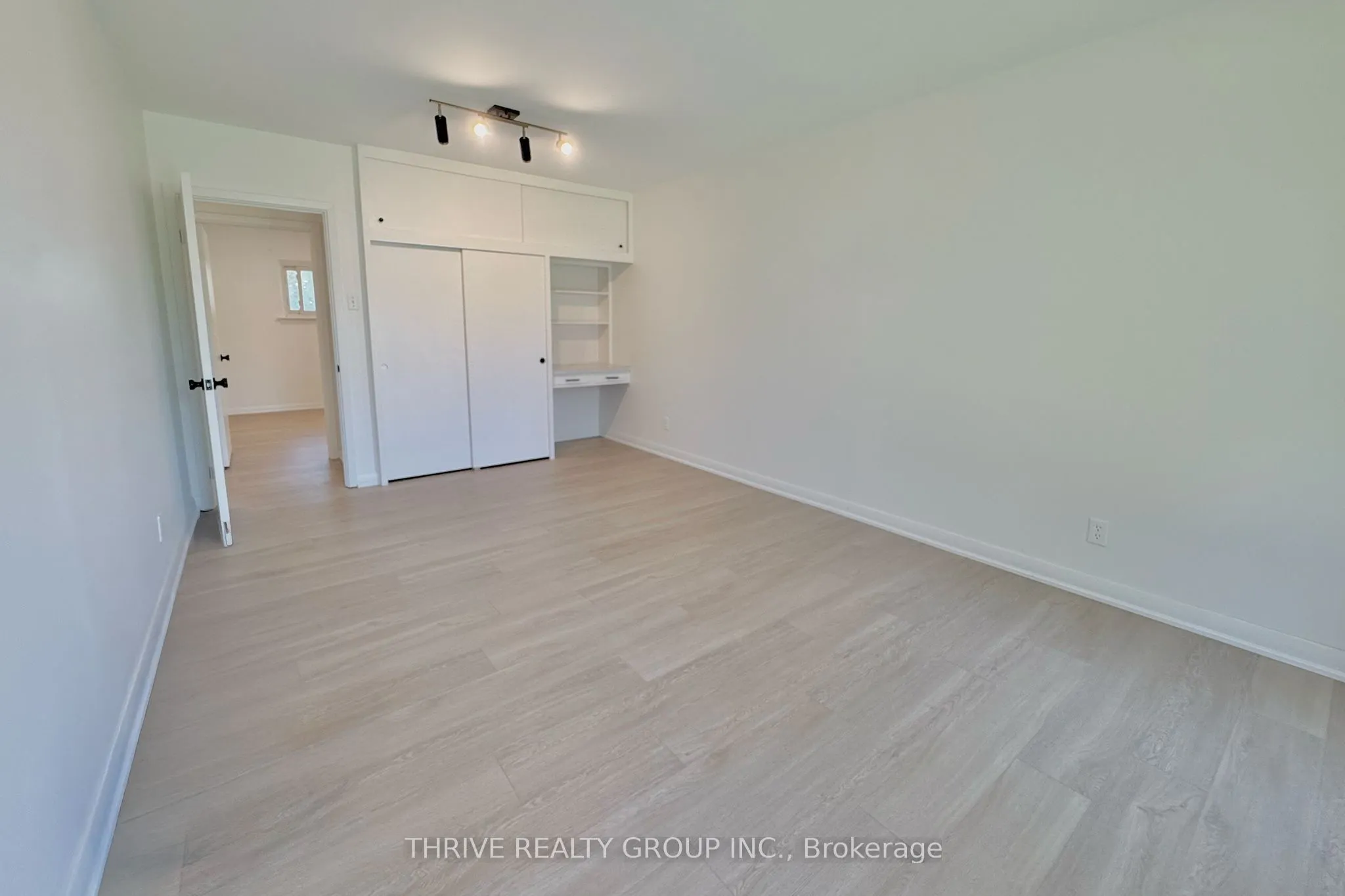 444 Ridgewood Crescent, #Upper