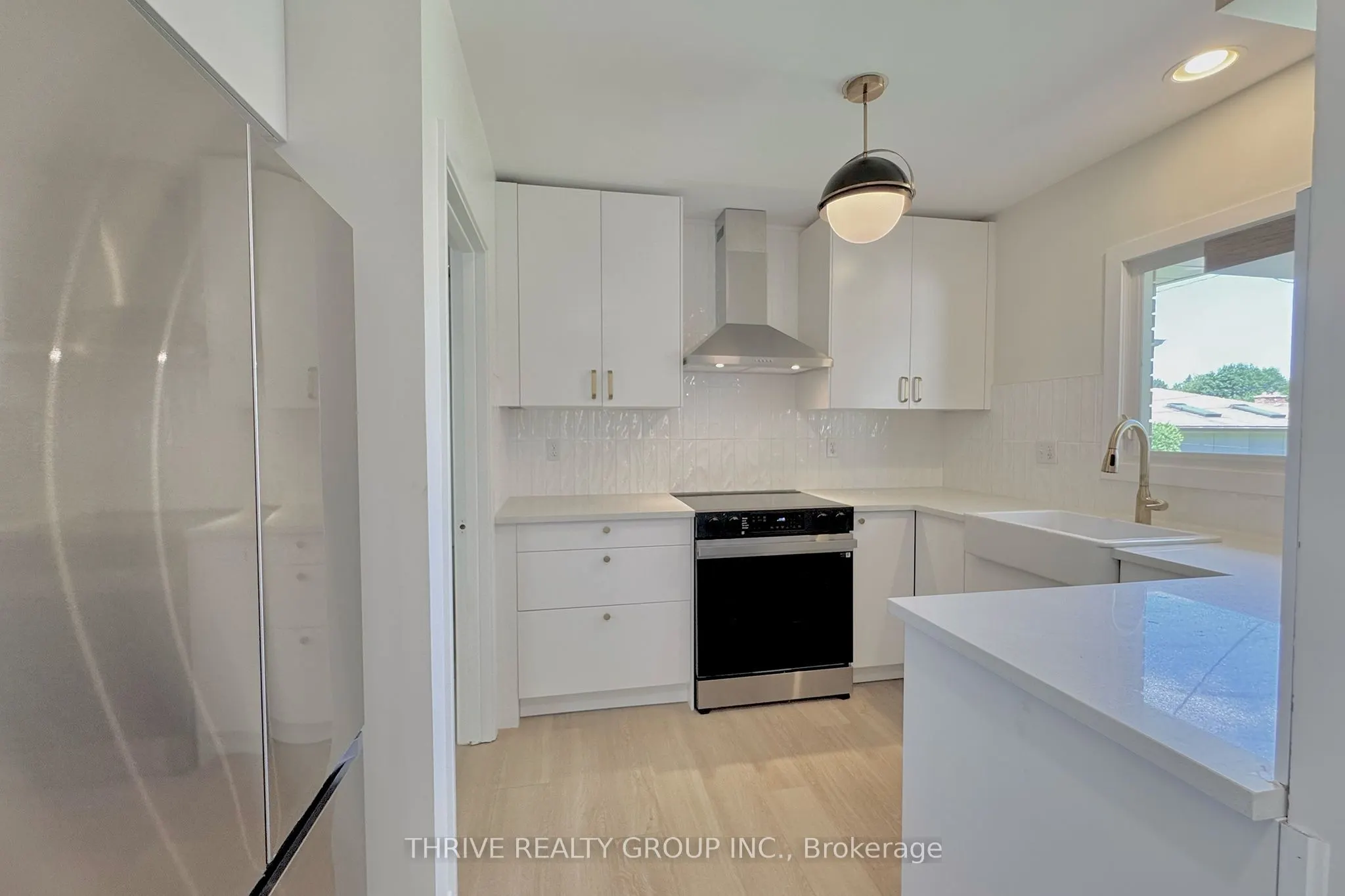 444 Ridgewood Crescent, #Upper
