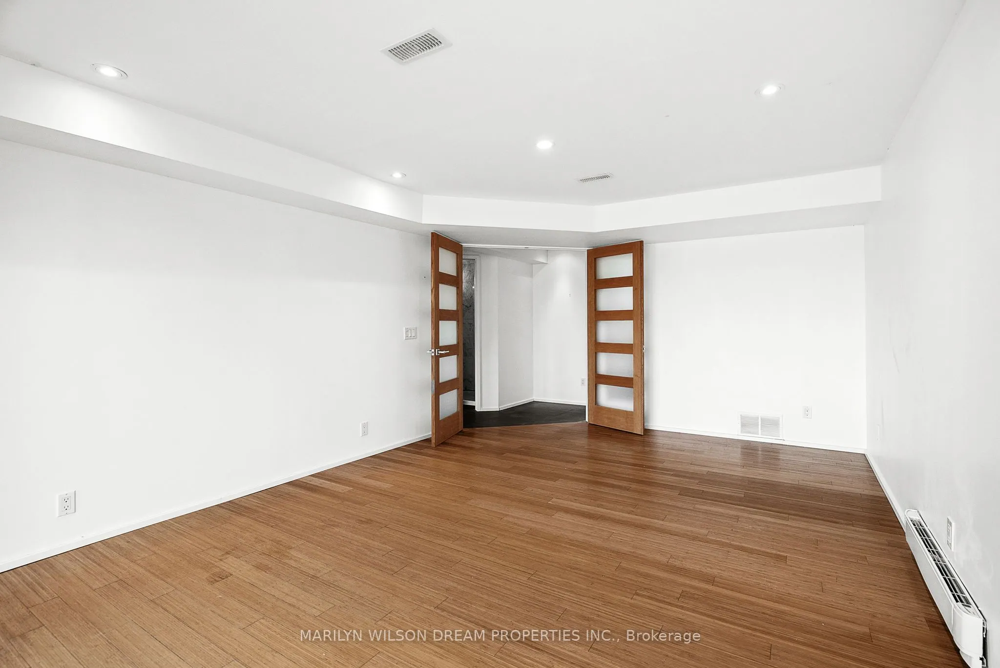 3286 Barlow Crescent