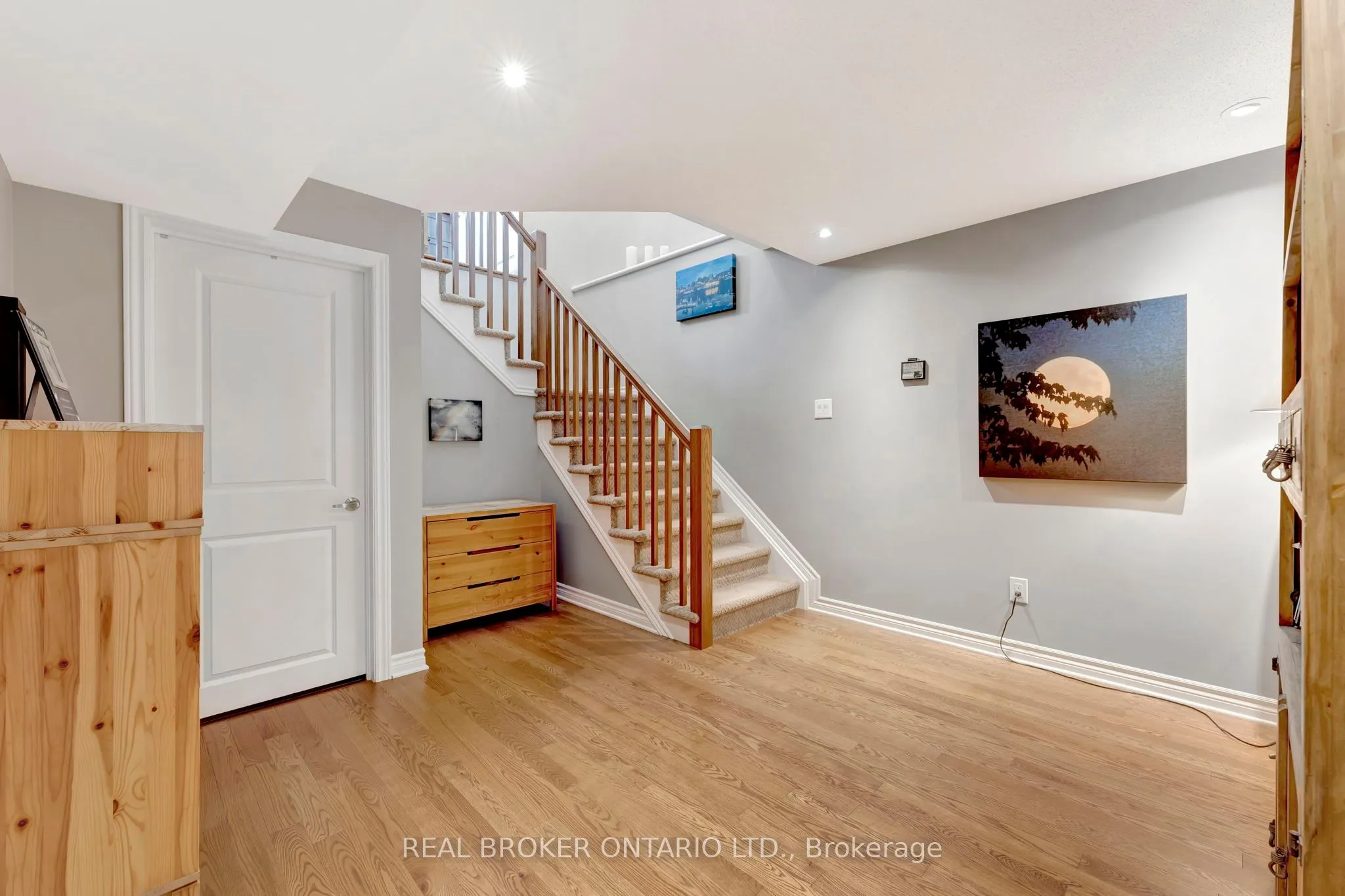 146 Oxford Street W