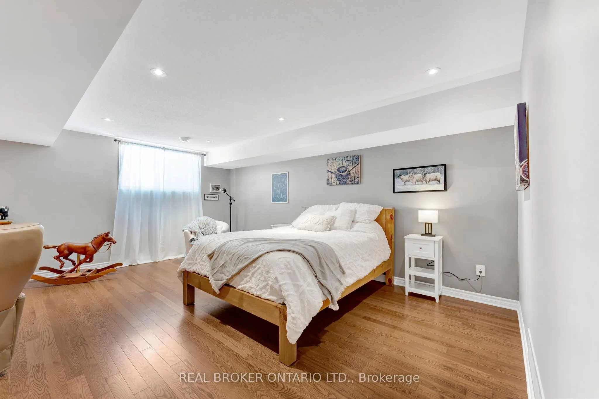 146 Oxford Street W
