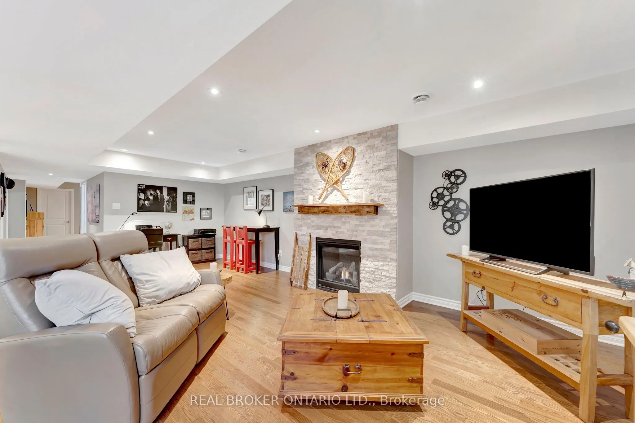 146 Oxford Street W
