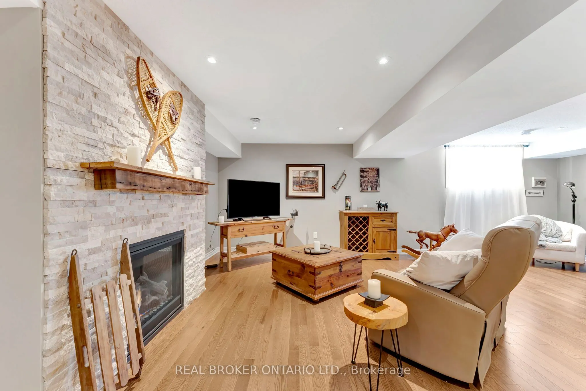 146 Oxford Street W