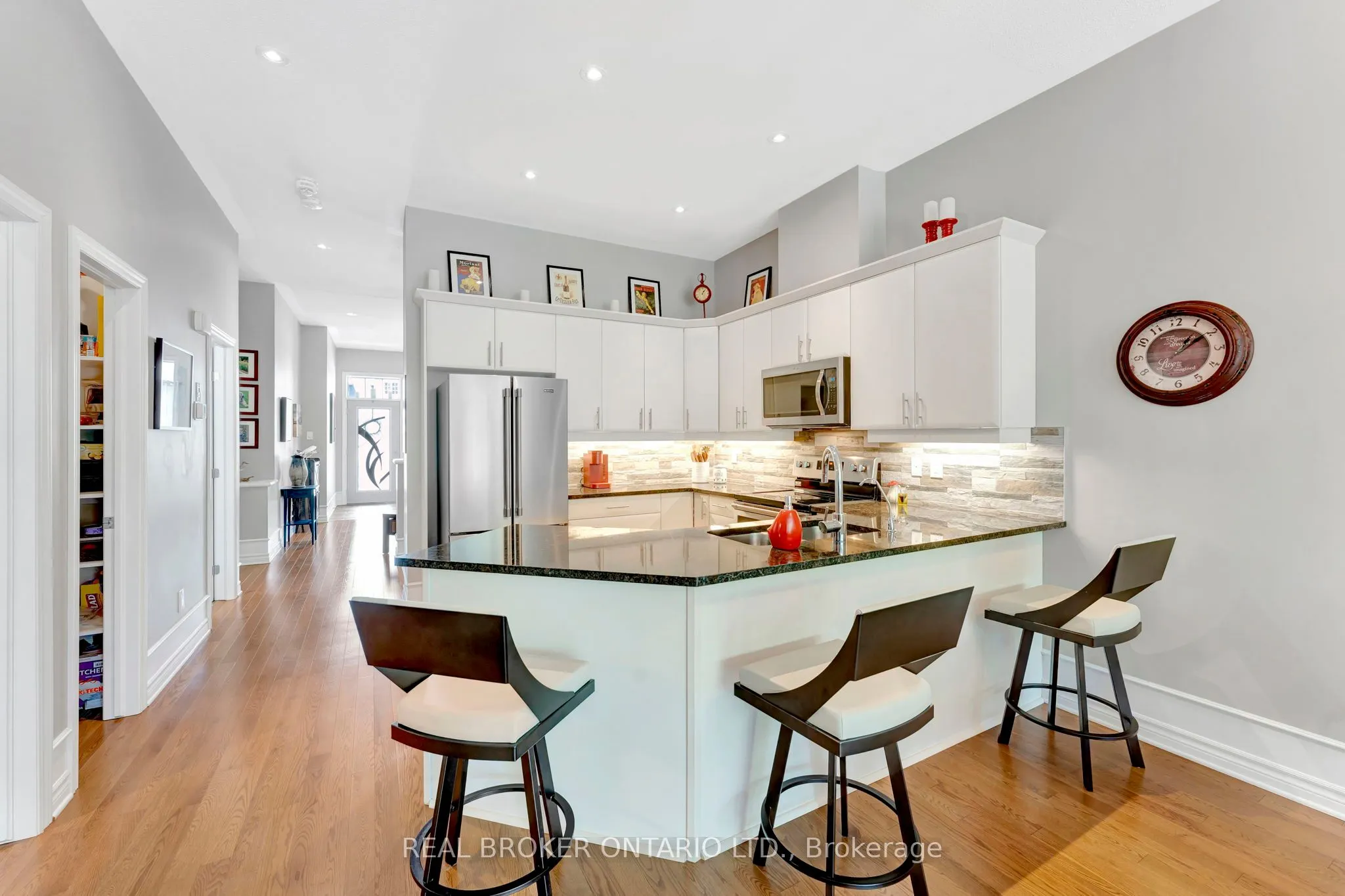 146 Oxford Street W
