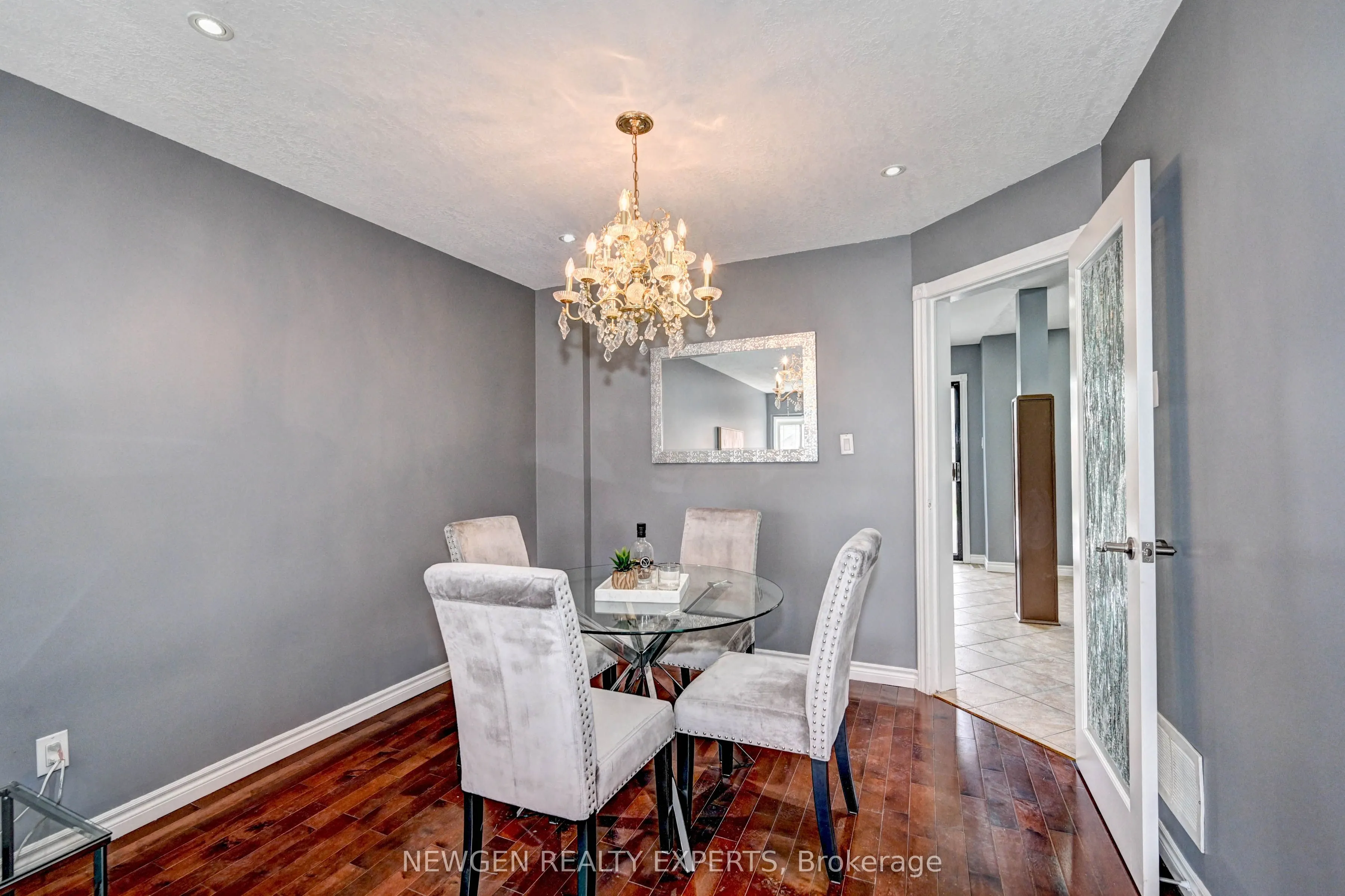 573 Burnett Avenue