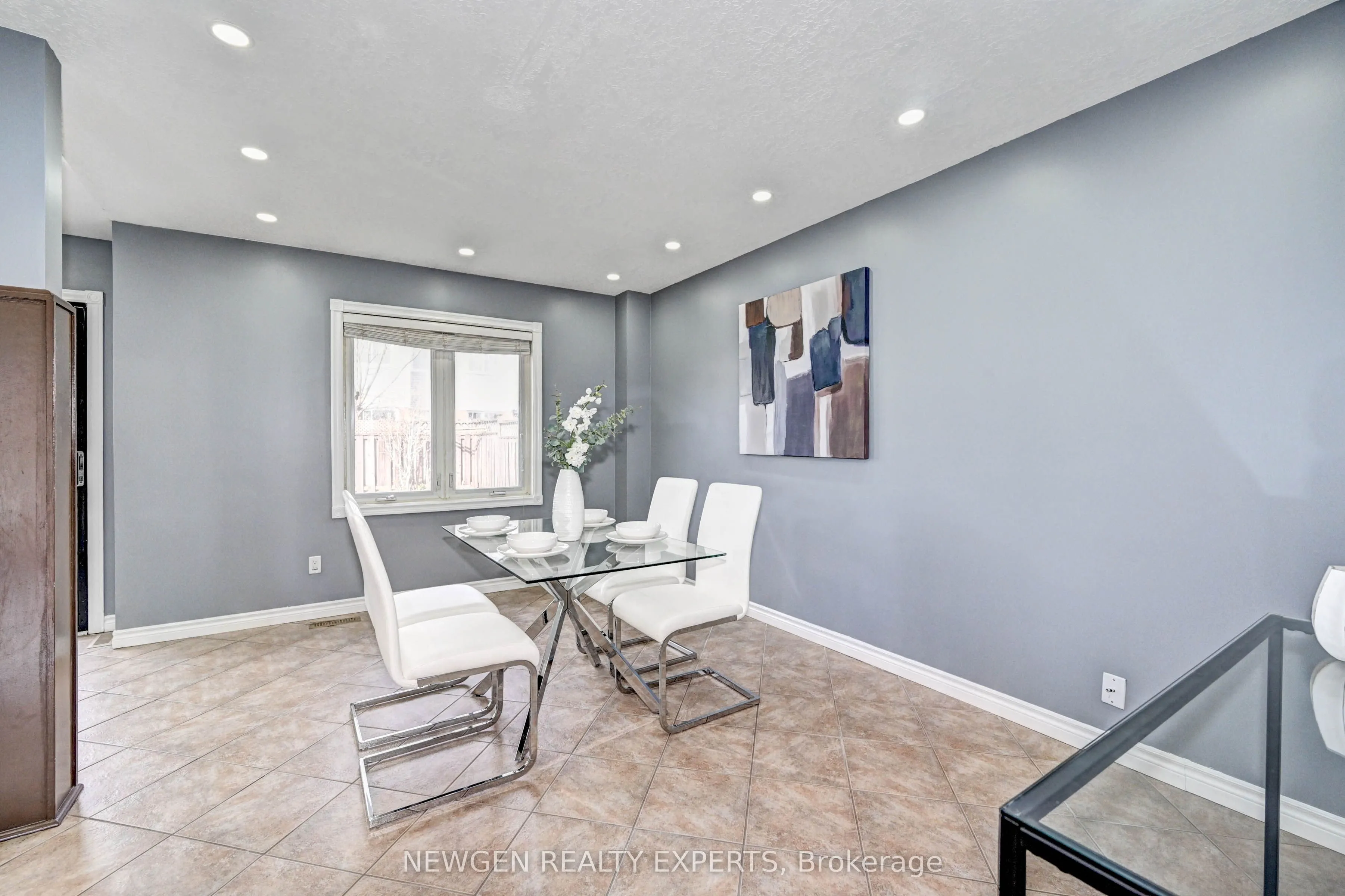573 Burnett Avenue