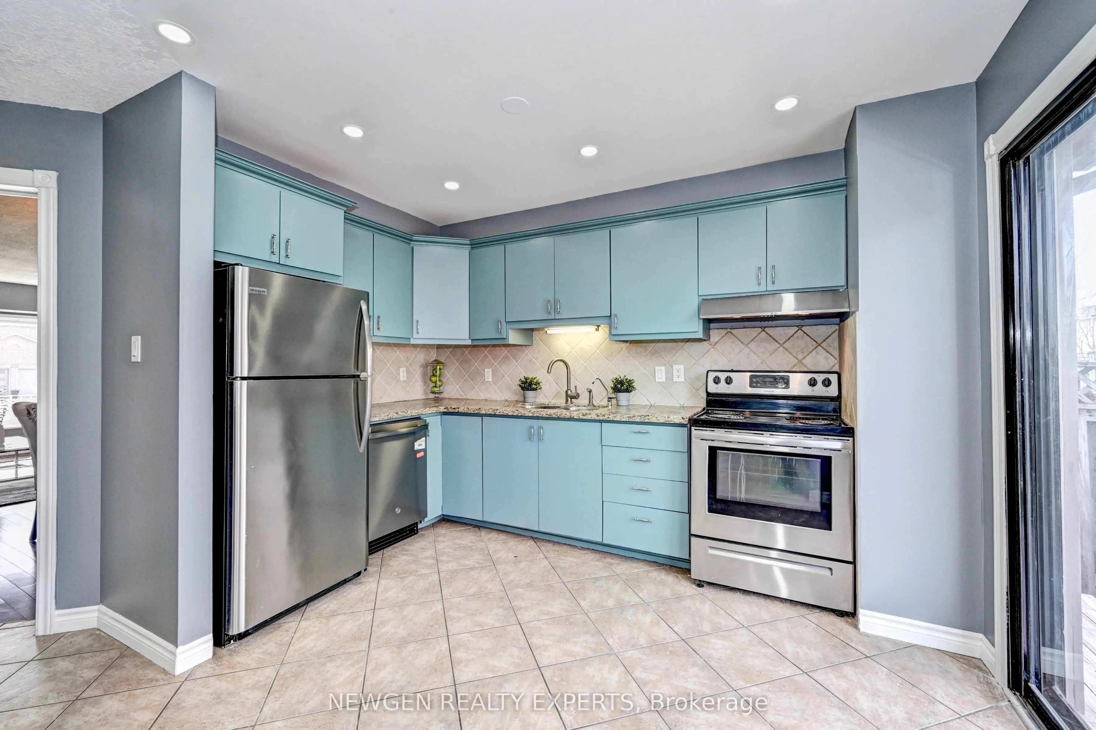 573 Burnett Avenue