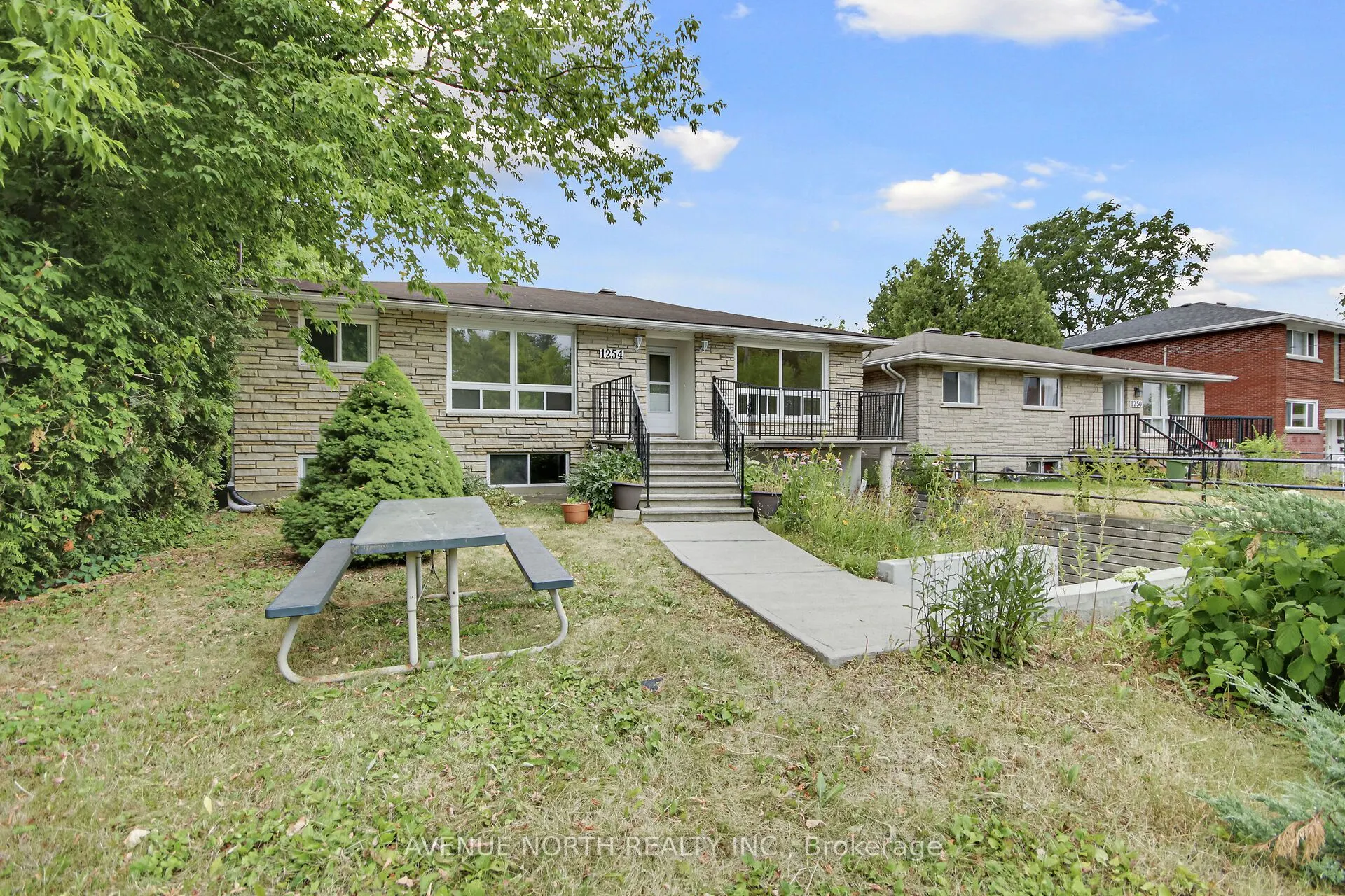 1254 Heron Road