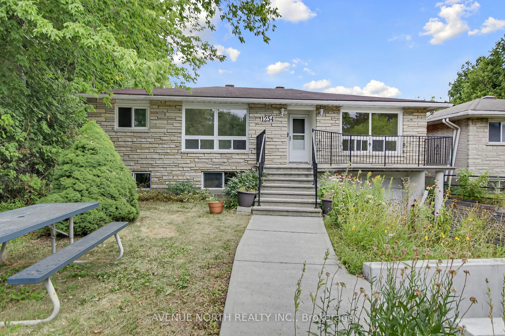 1254 Heron Road