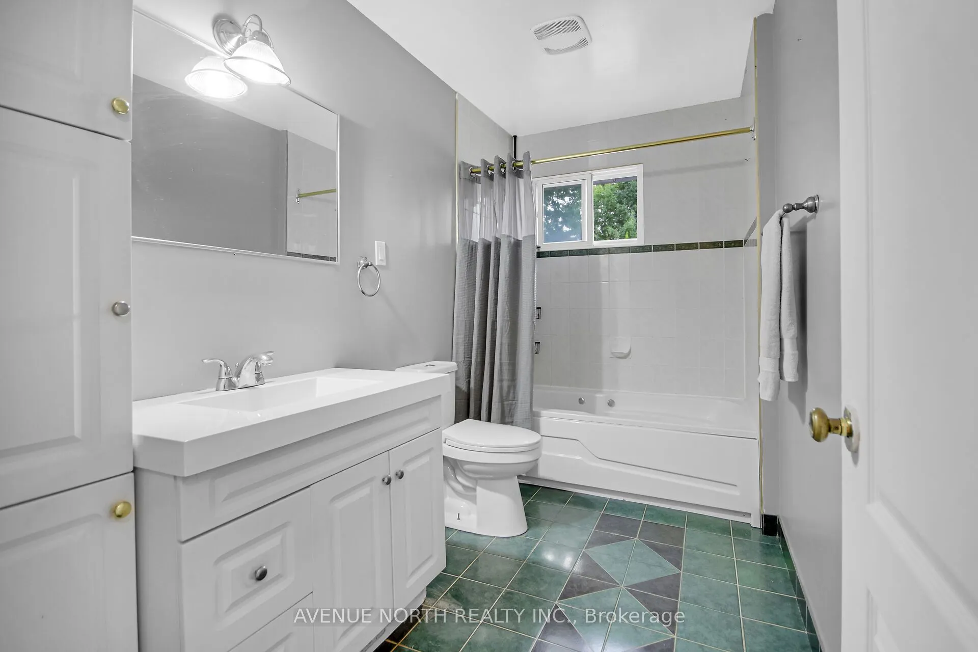 1254 Heron Road