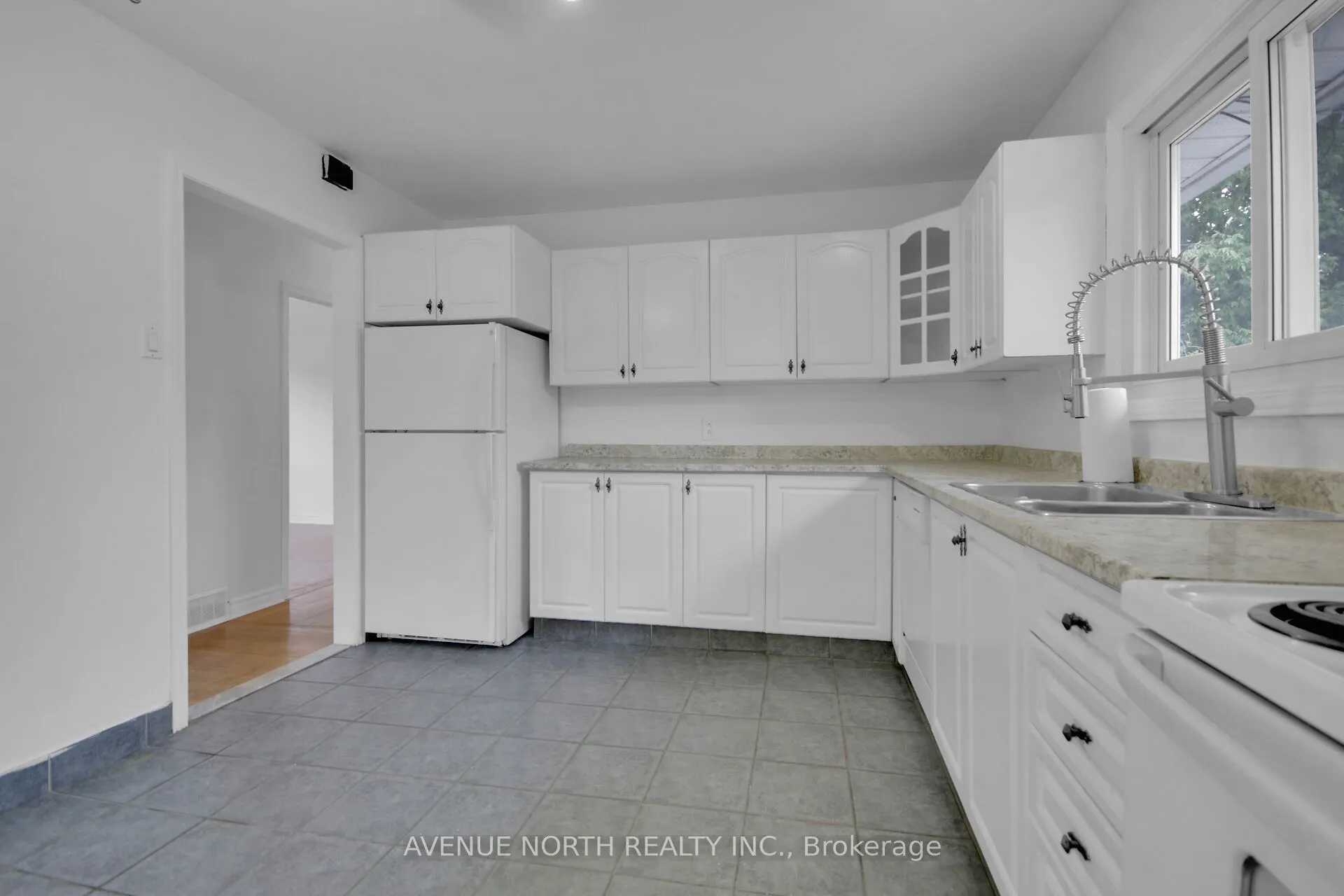 1254 Heron Road