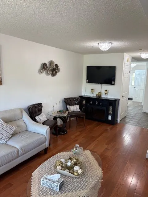 250 Ainslie Street S, #67