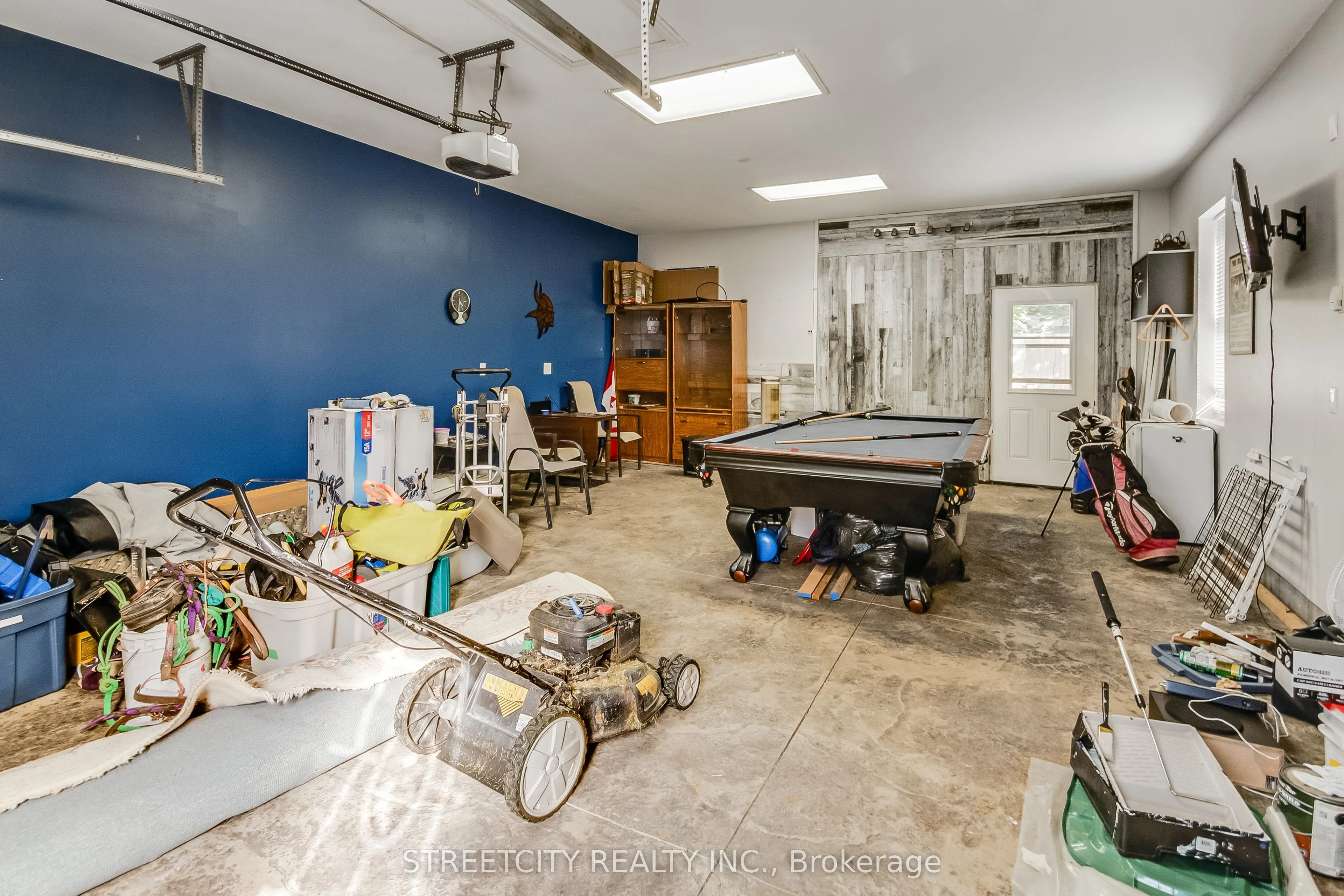 81 HIAWATHA Street