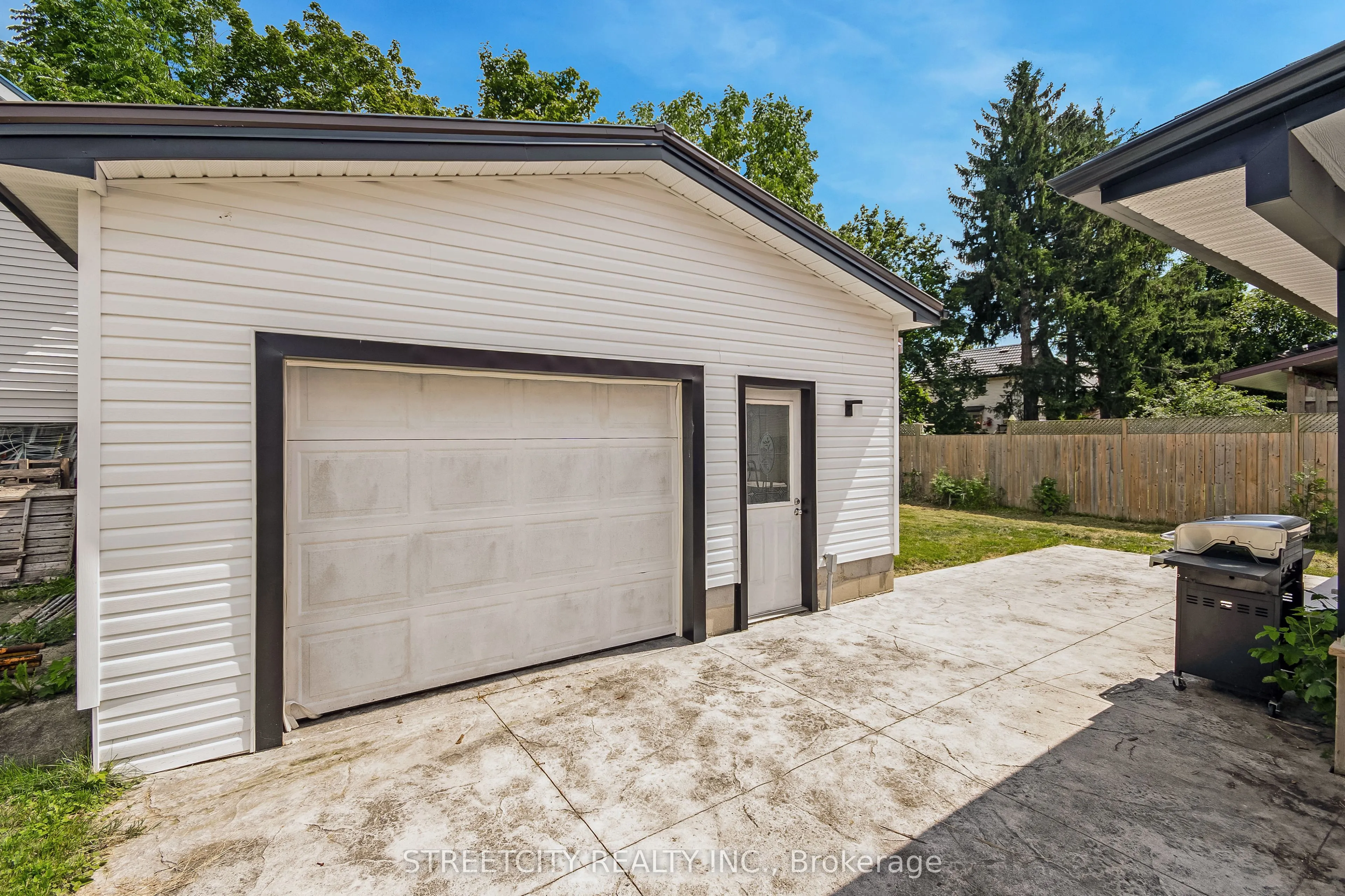81 HIAWATHA Street