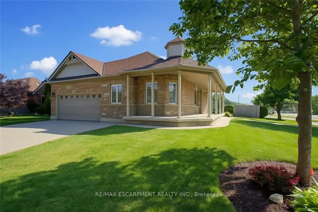 44 IRONGATE Drive