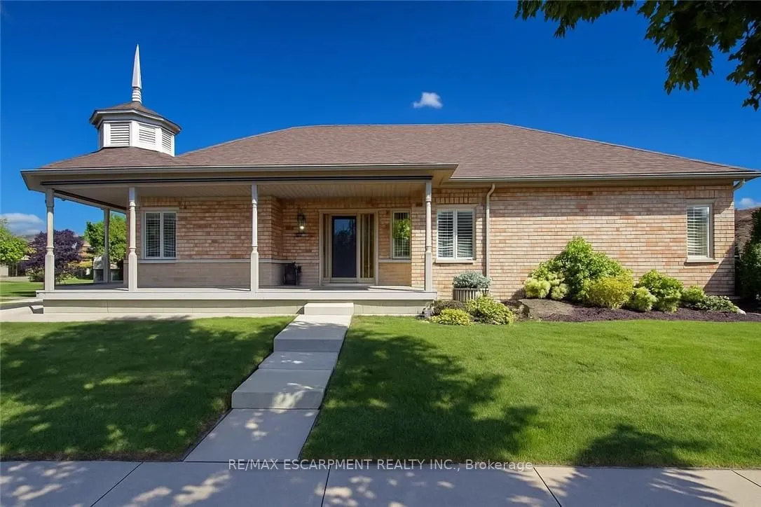 44 IRONGATE Drive