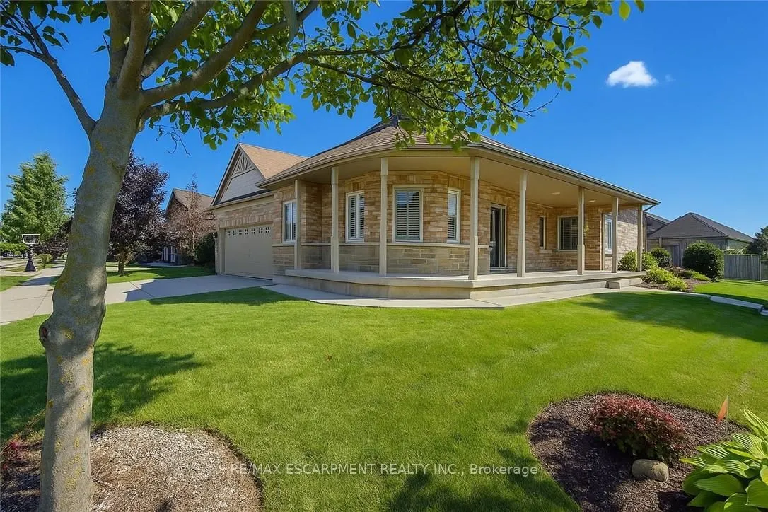 44 IRONGATE Drive