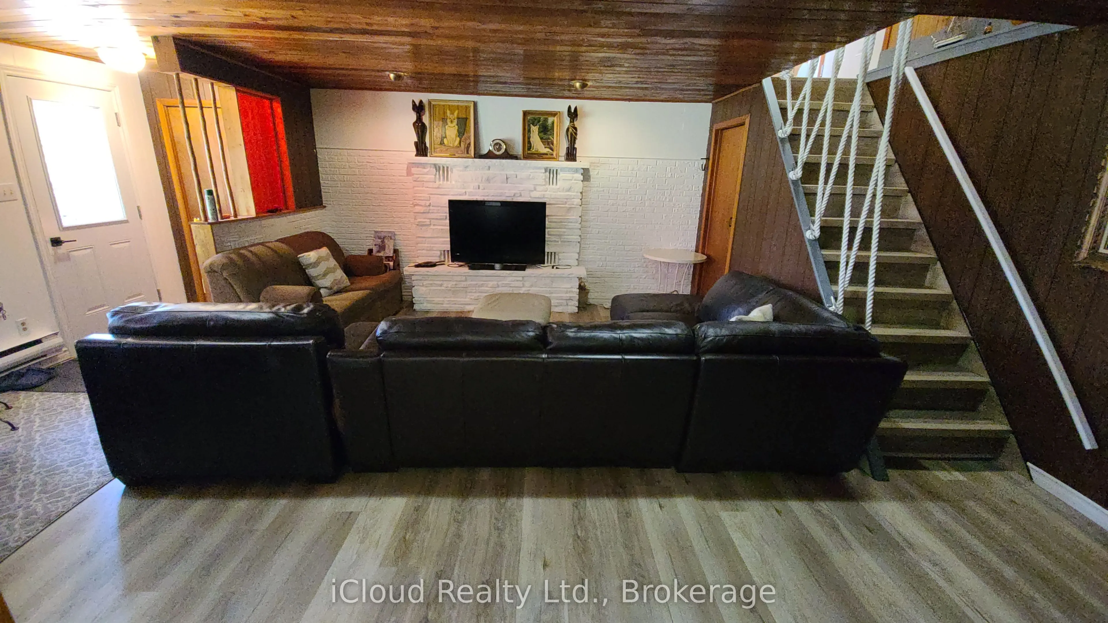 44 RED CEDAR Drive S