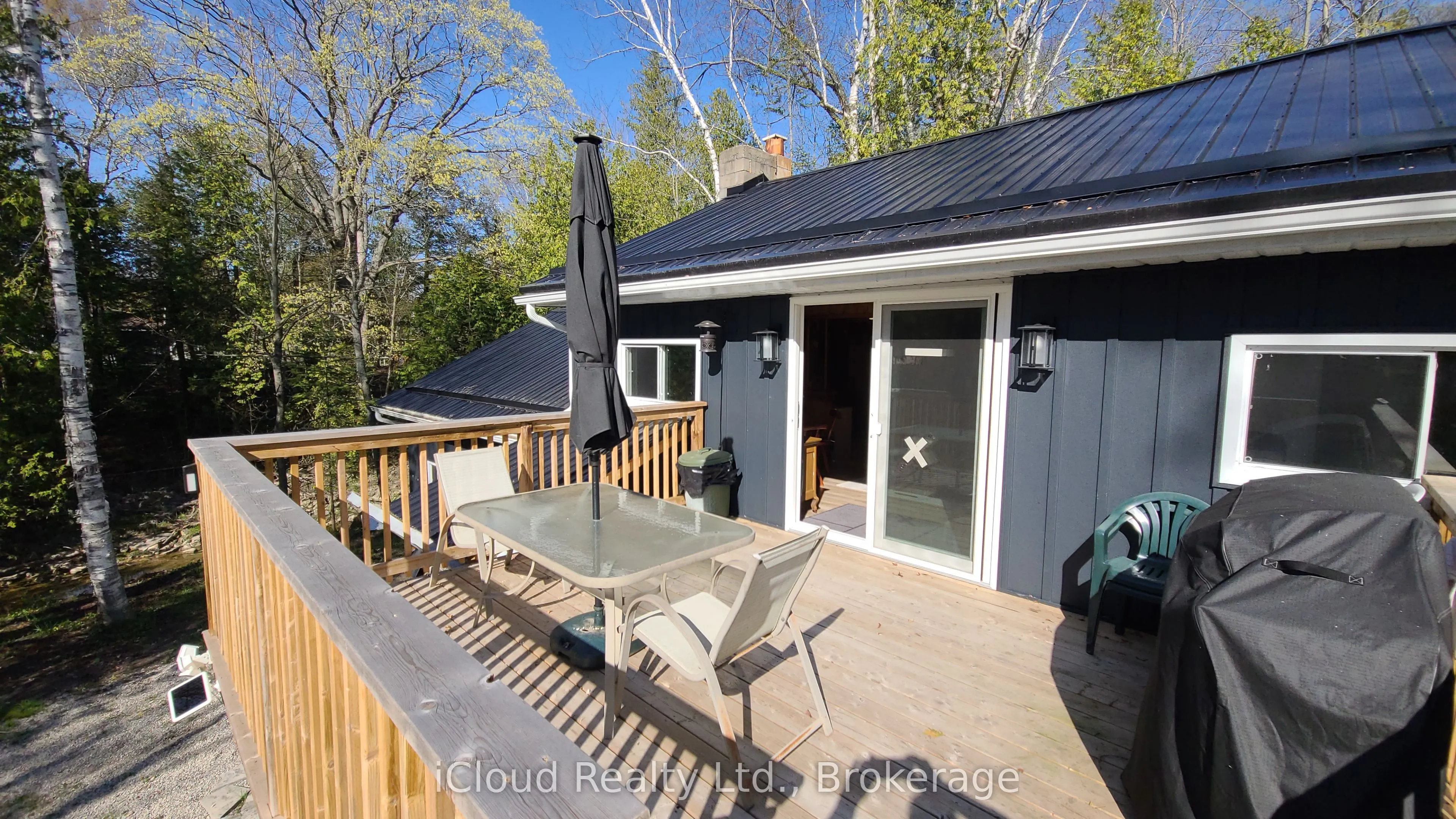 44 RED CEDAR Drive S