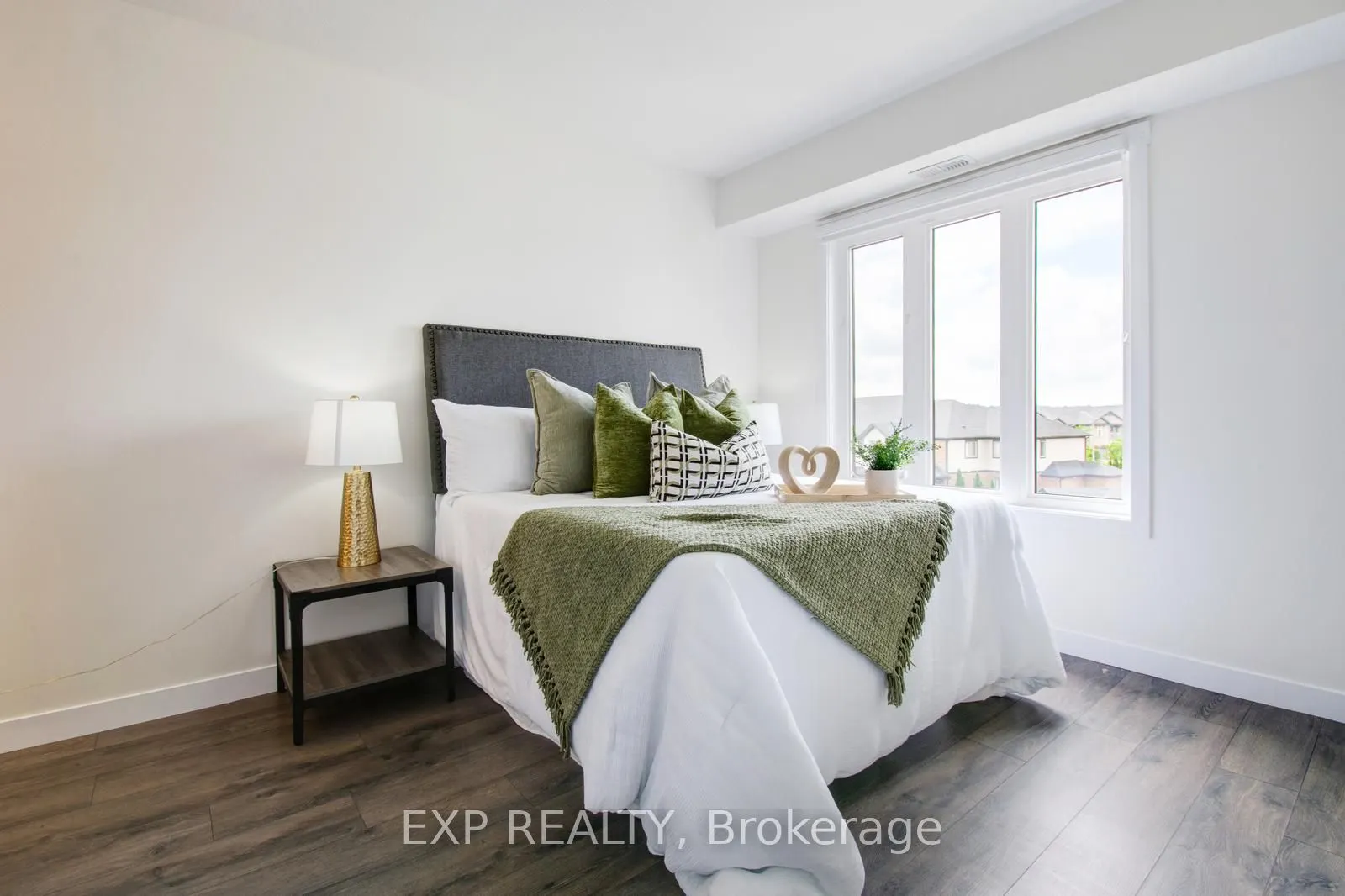 150 ROCHEFORT Street, #E