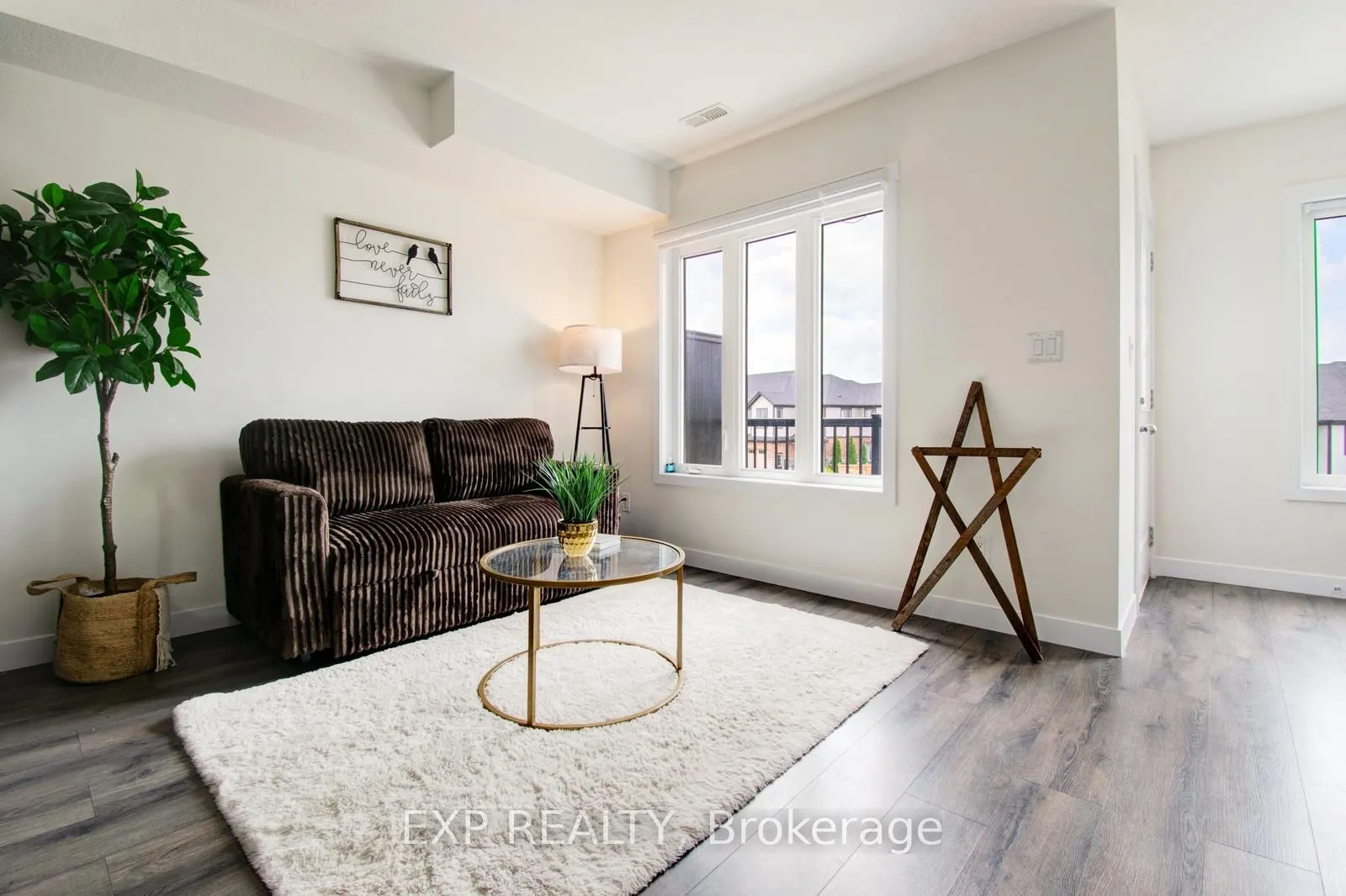 150 ROCHEFORT Street, #E