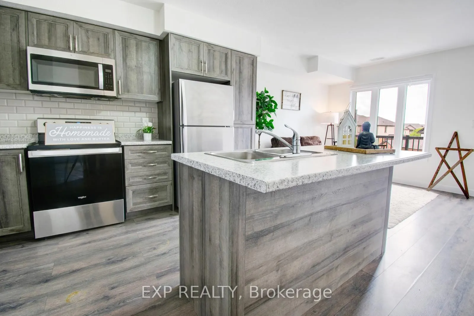 150 ROCHEFORT Street, #E