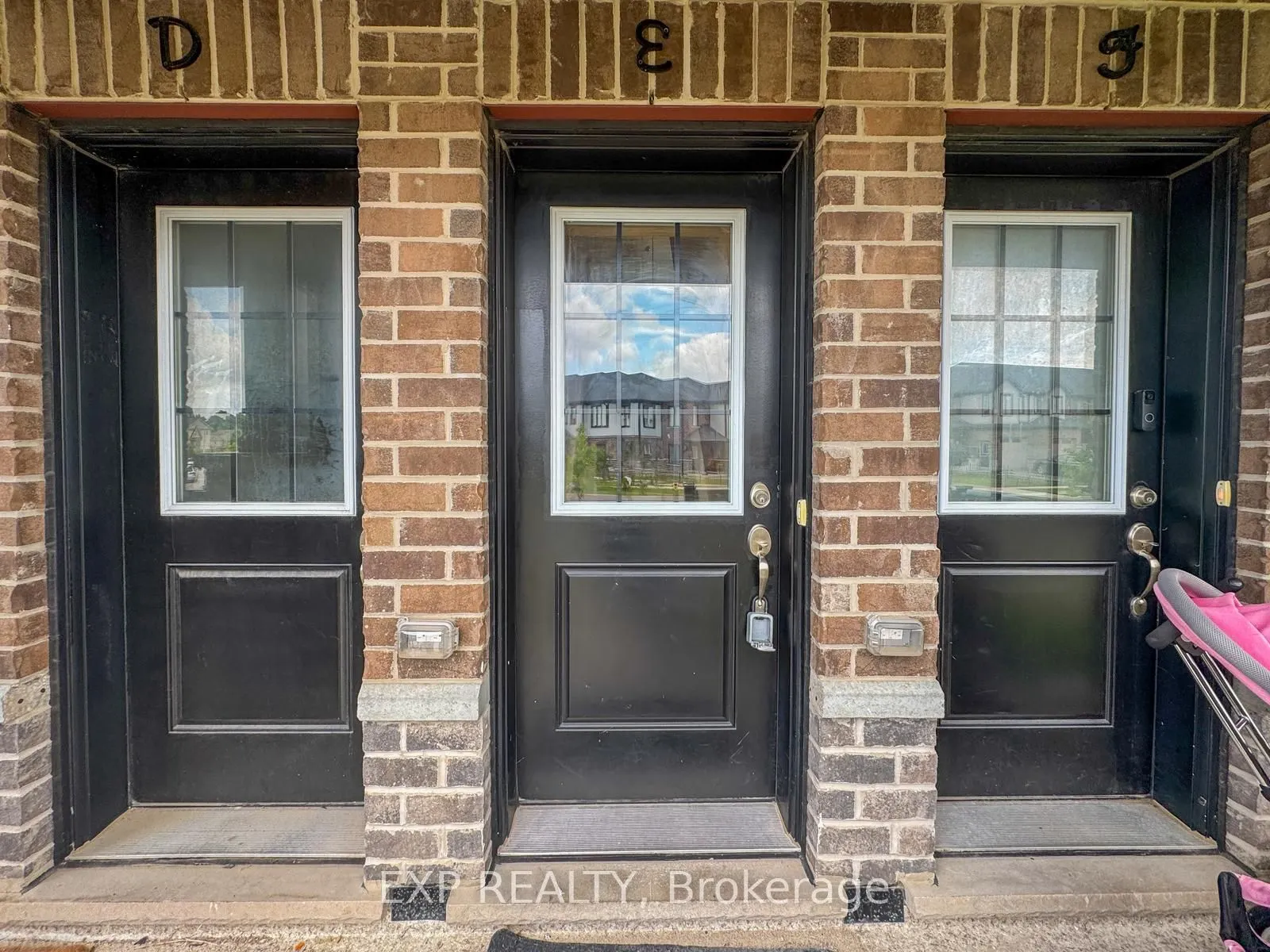 150 ROCHEFORT Street, #E