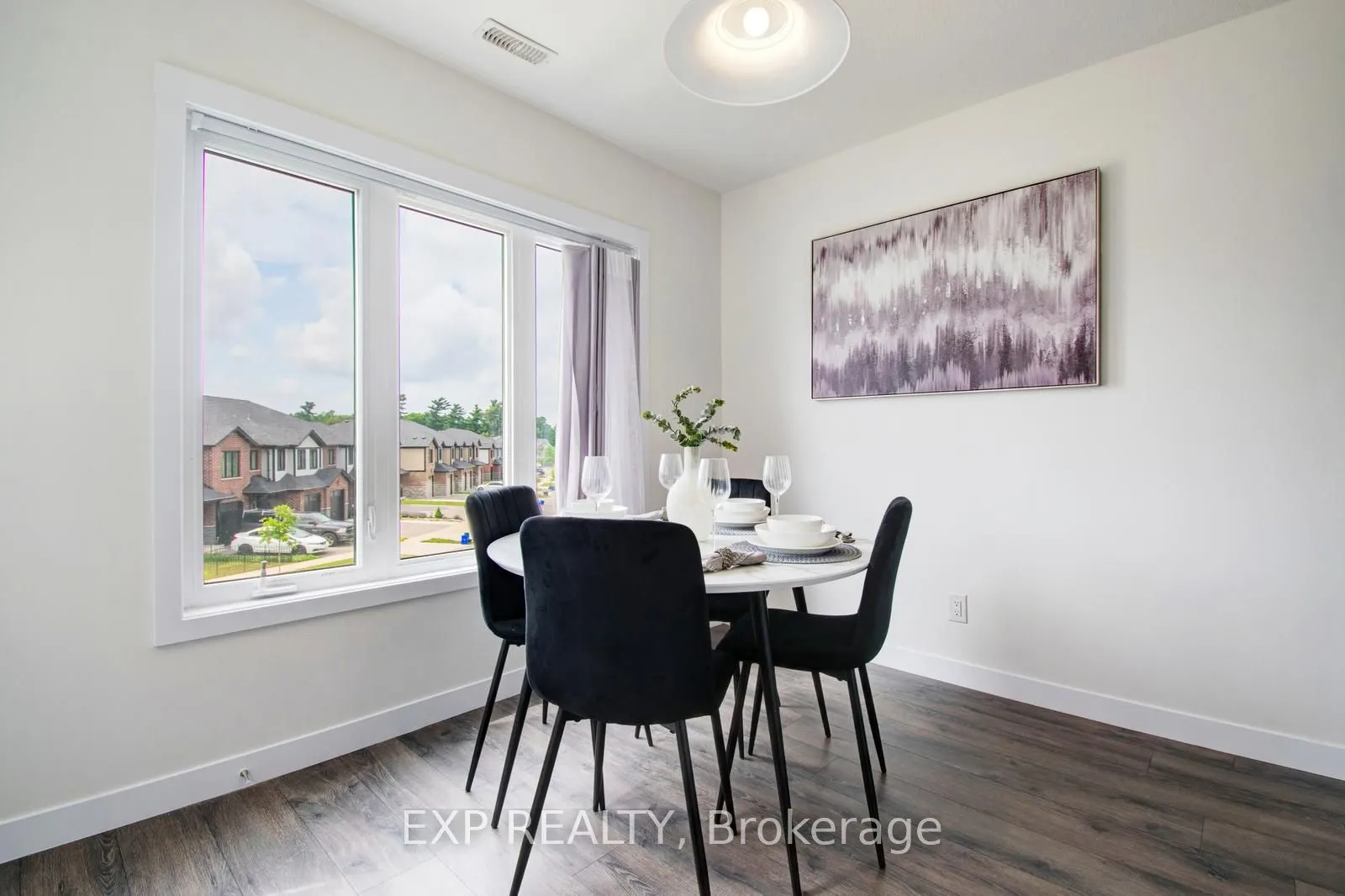 150 ROCHEFORT Street, #E