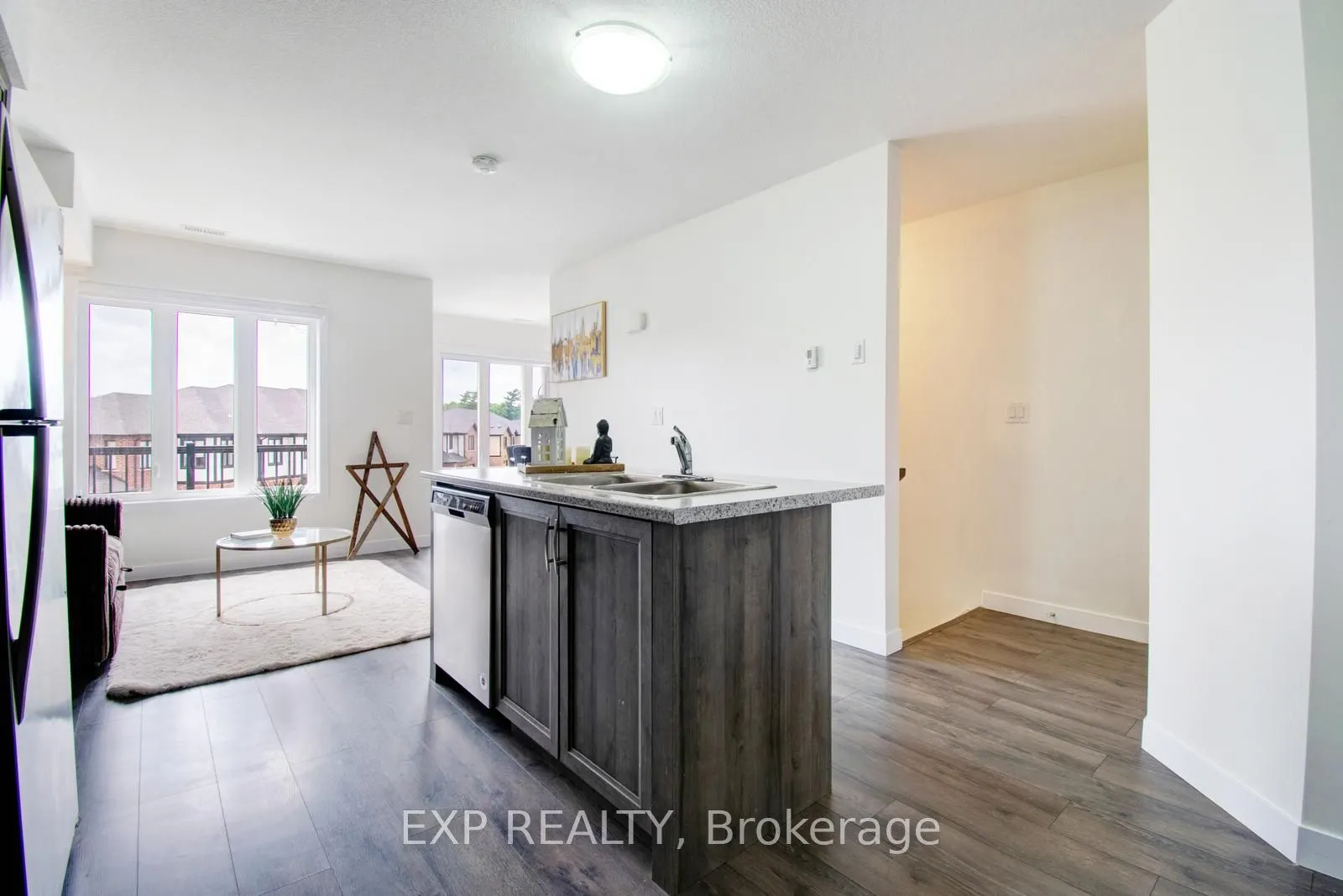 150 ROCHEFORT Street, #E