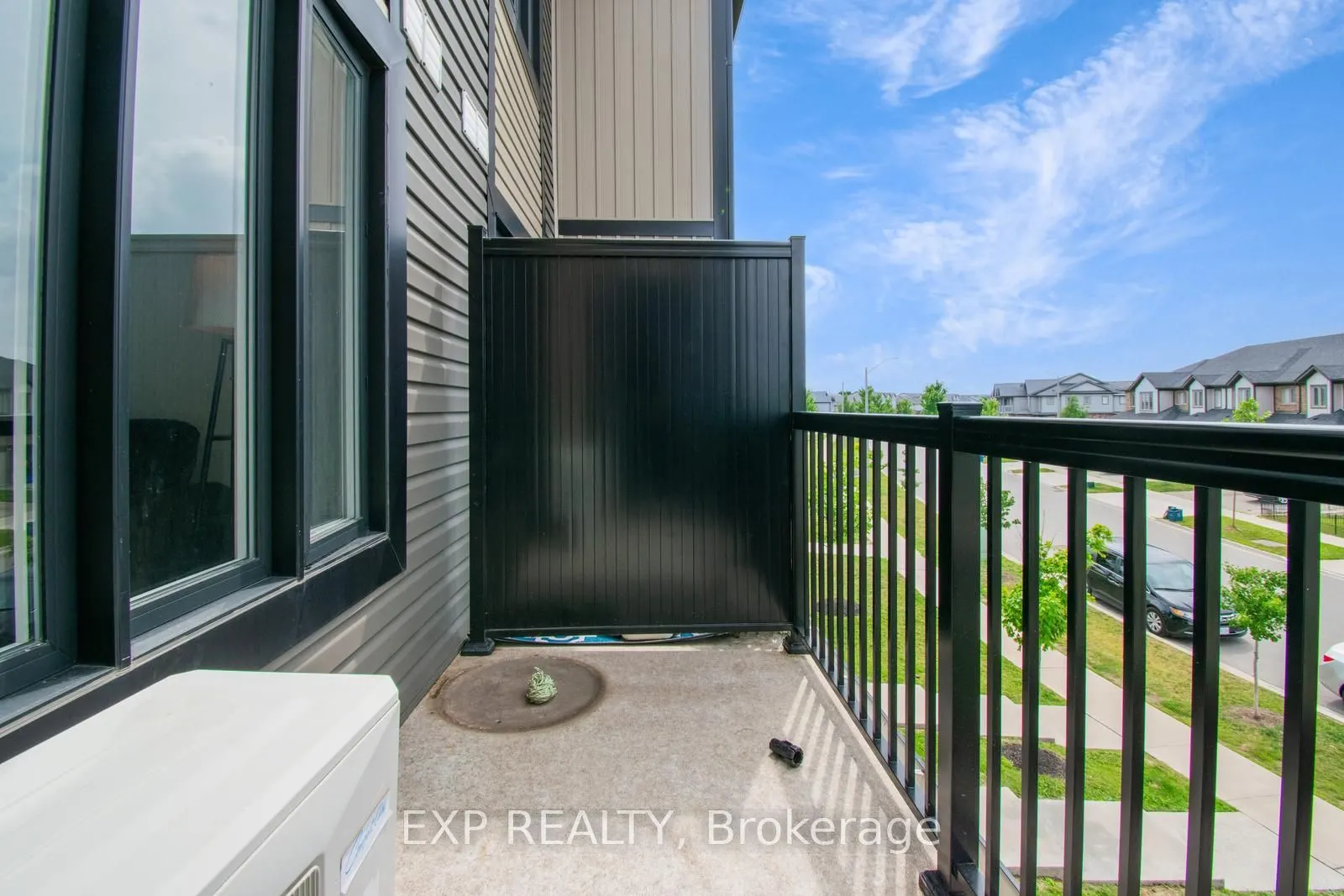 150 ROCHEFORT Street, #E