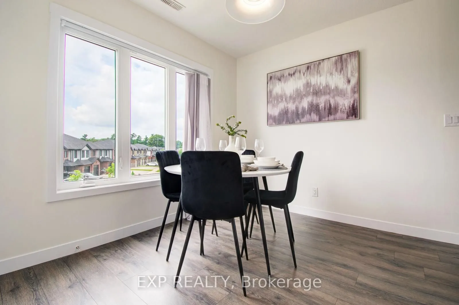 150 ROCHEFORT Street, #E