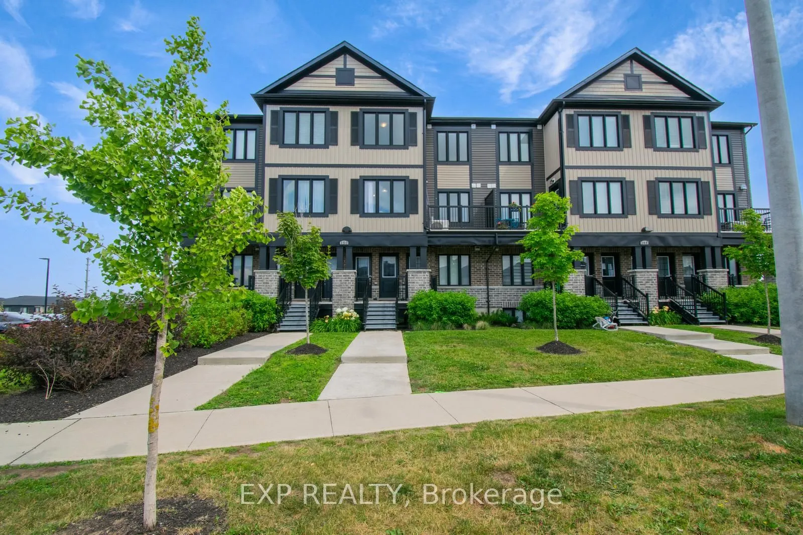150 ROCHEFORT Street, #E