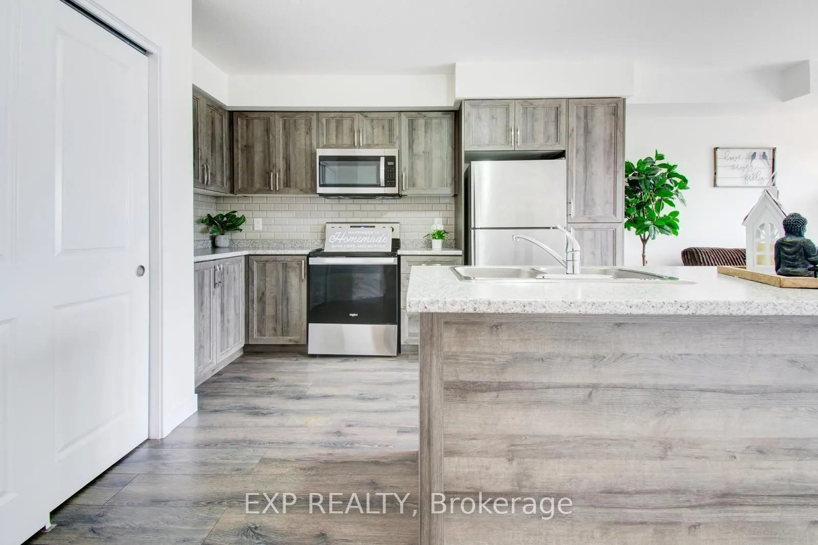 150 ROCHEFORT Street, #E