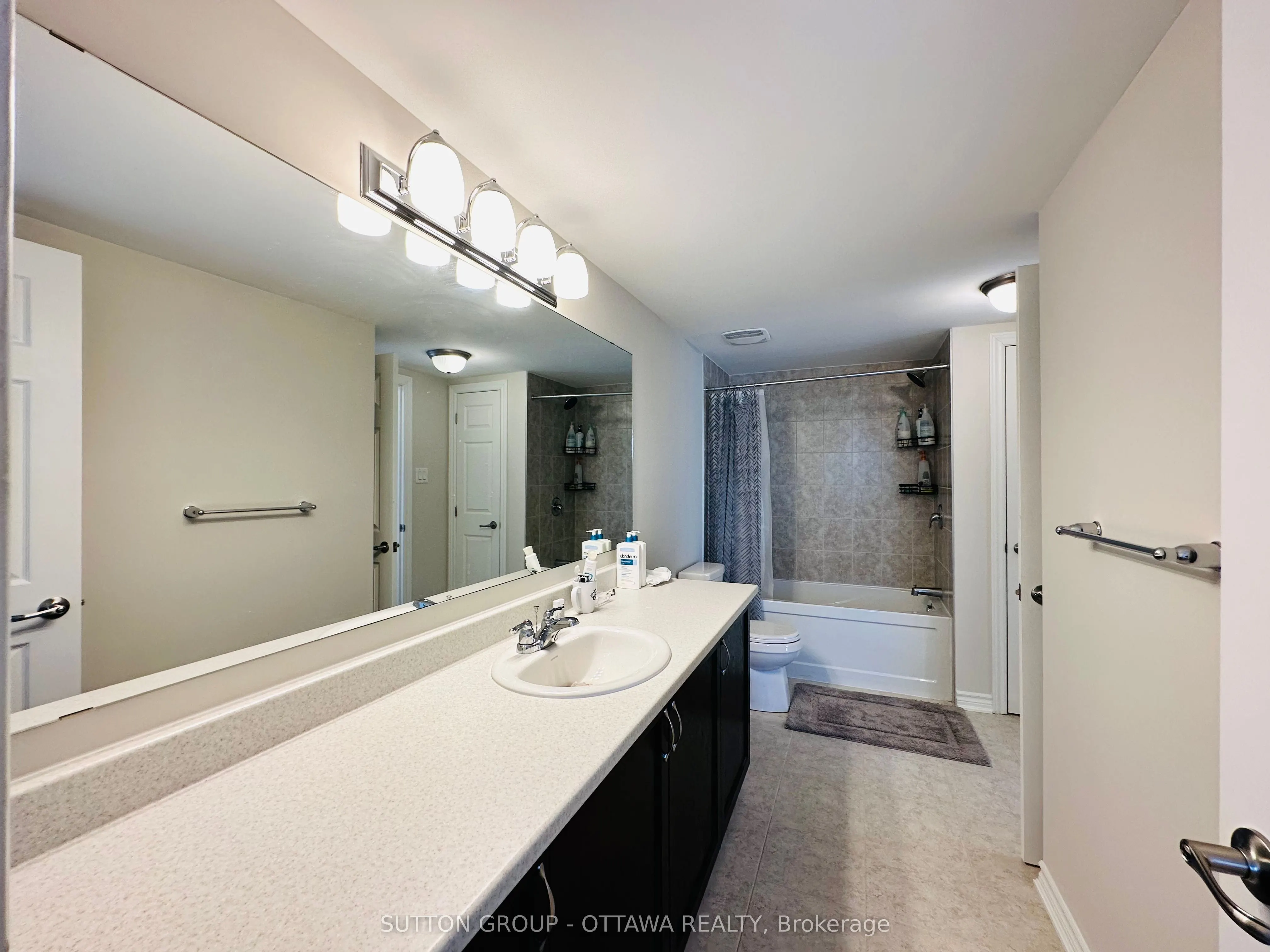 826 Mikinak Road, #228