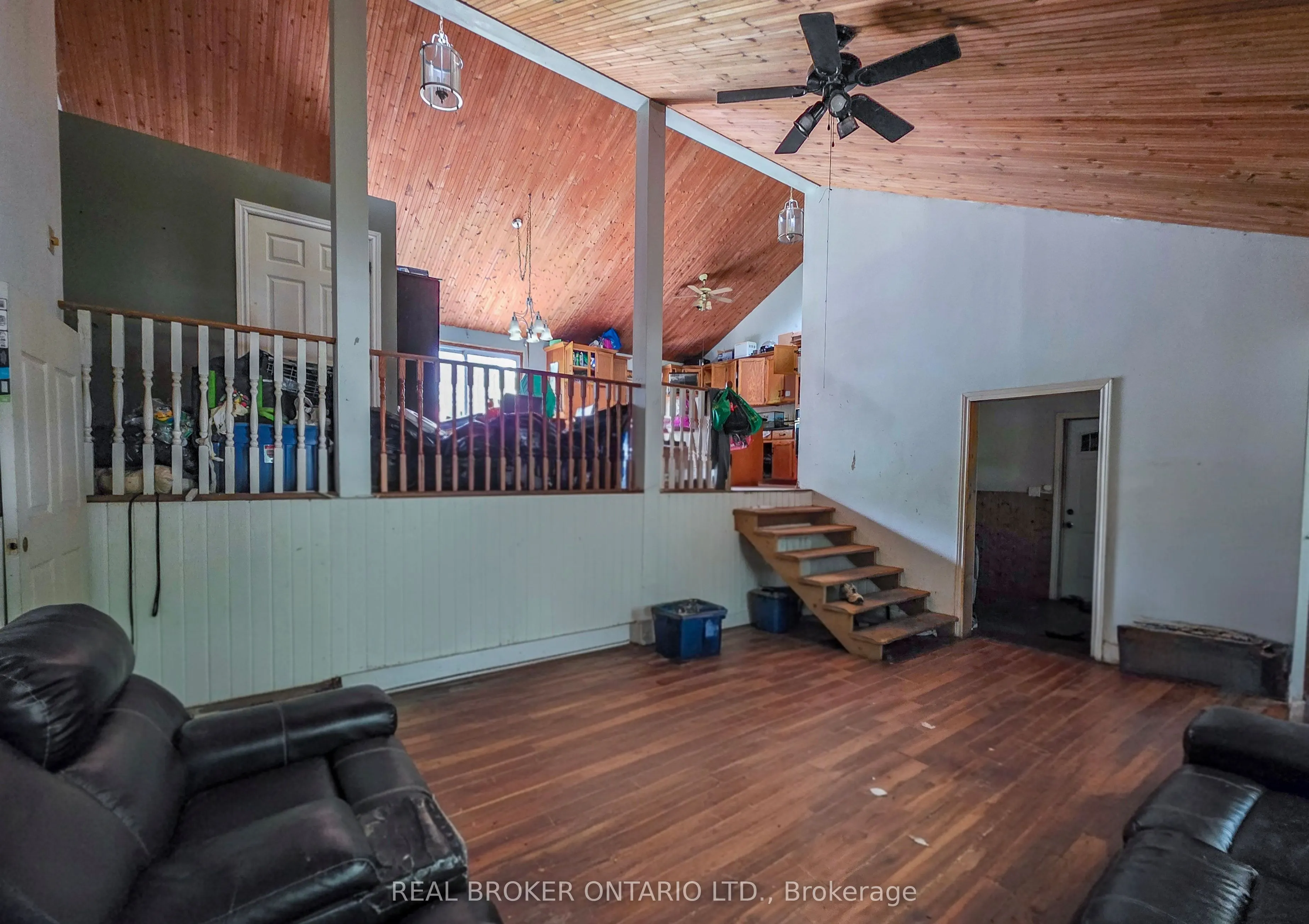 108 GORDON Street S