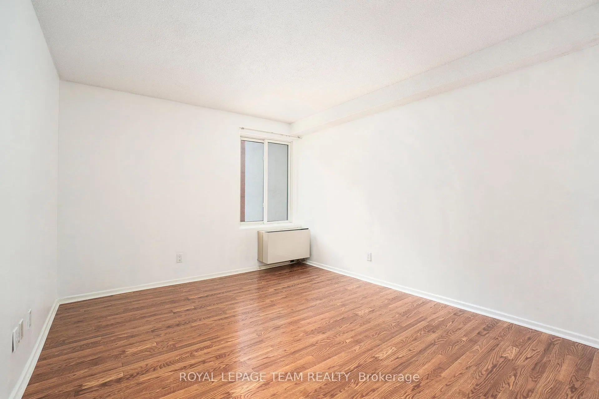 141 Somerset Street W, #701
