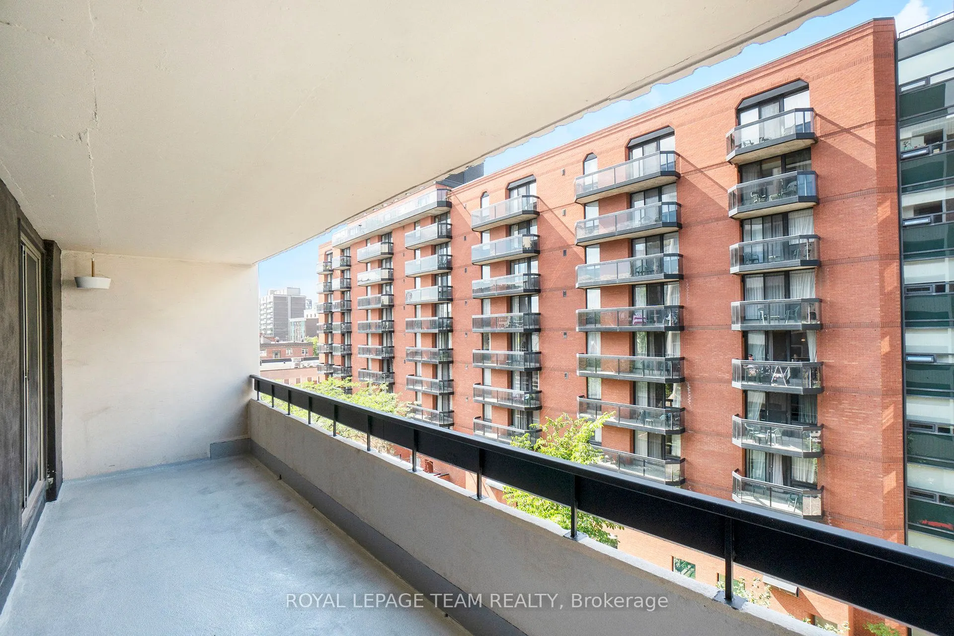 141 Somerset Street W, #701
