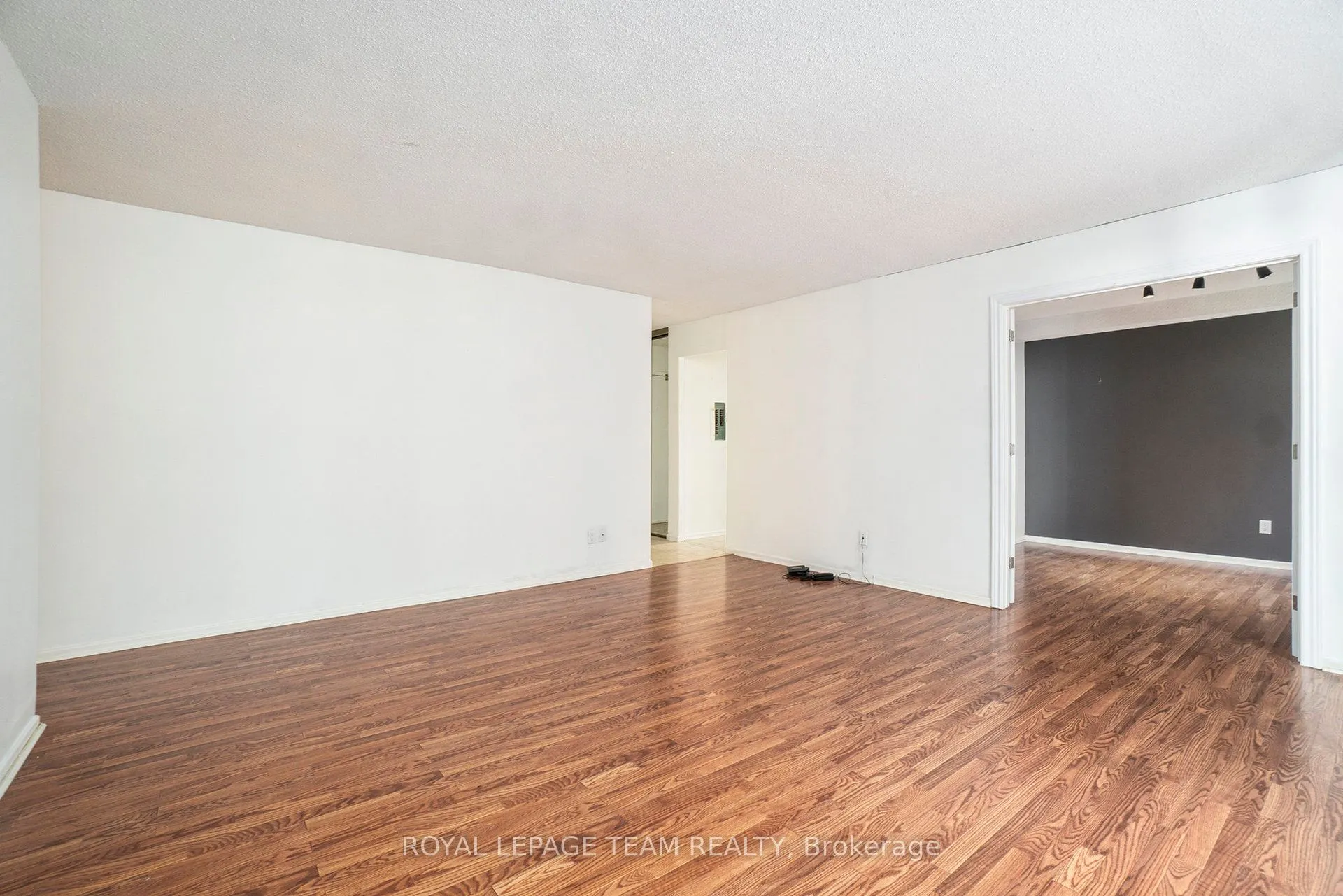 141 Somerset Street W, #701