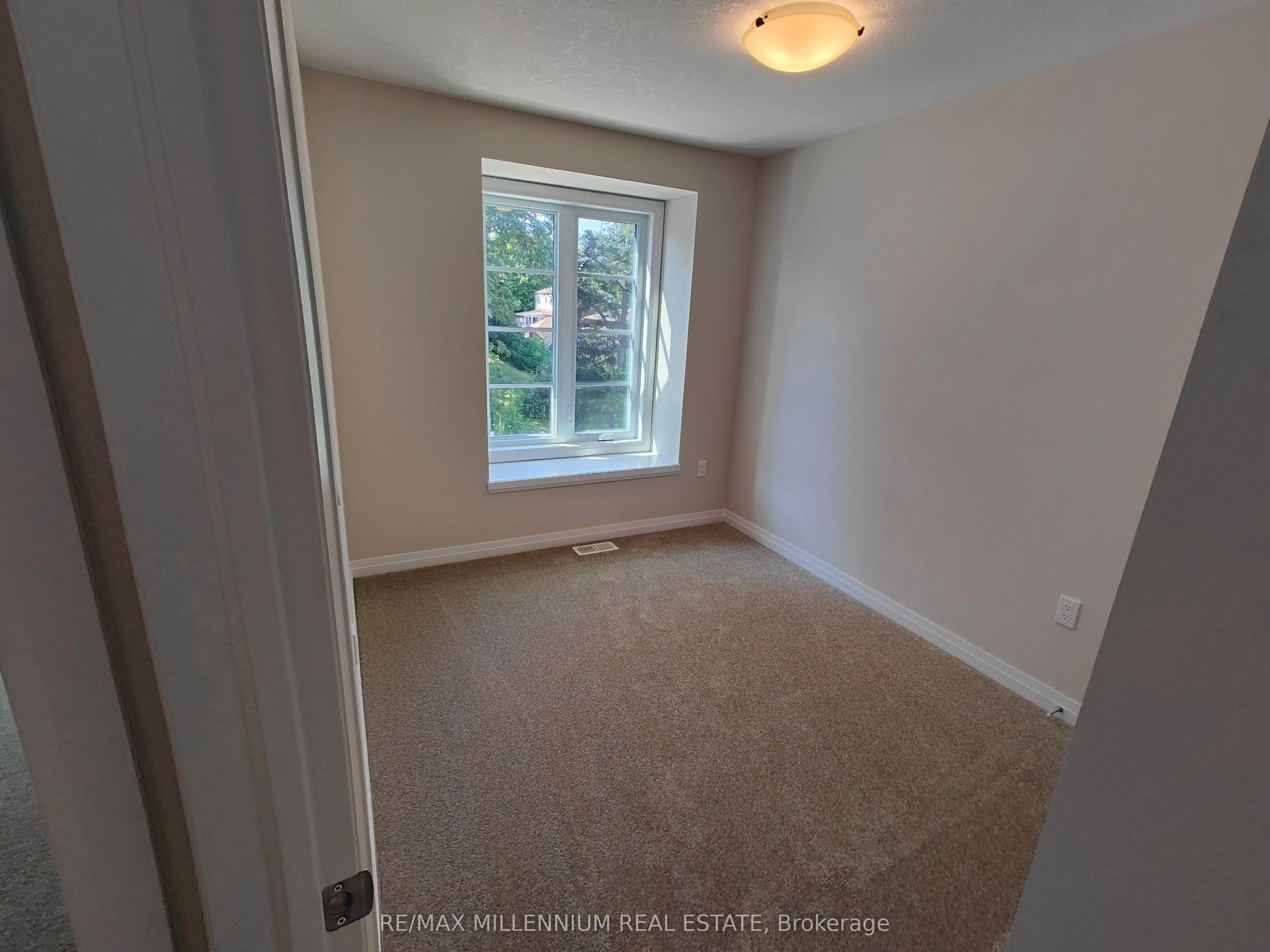 143 Elgin Street N, #6