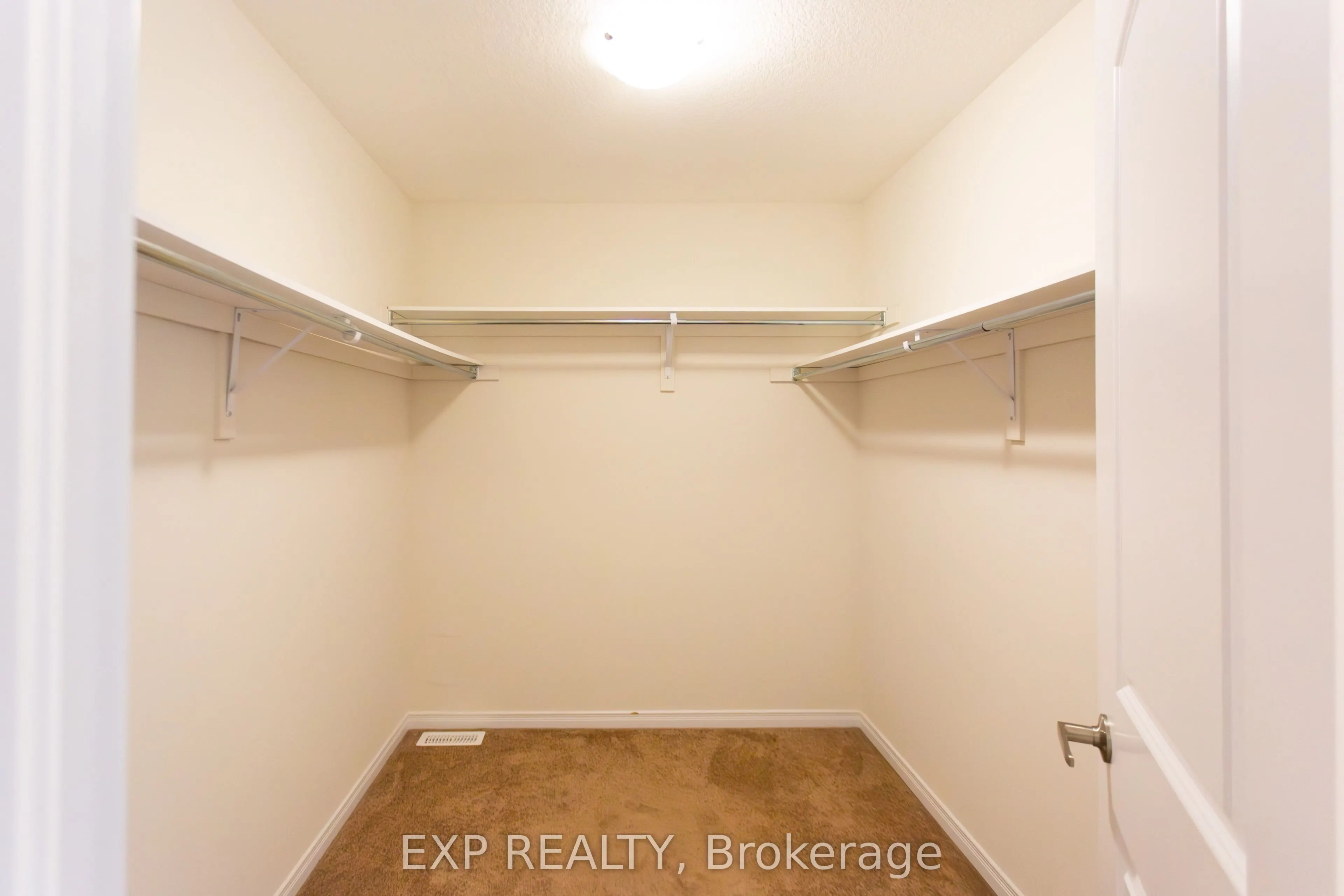8005 Odell Crescent