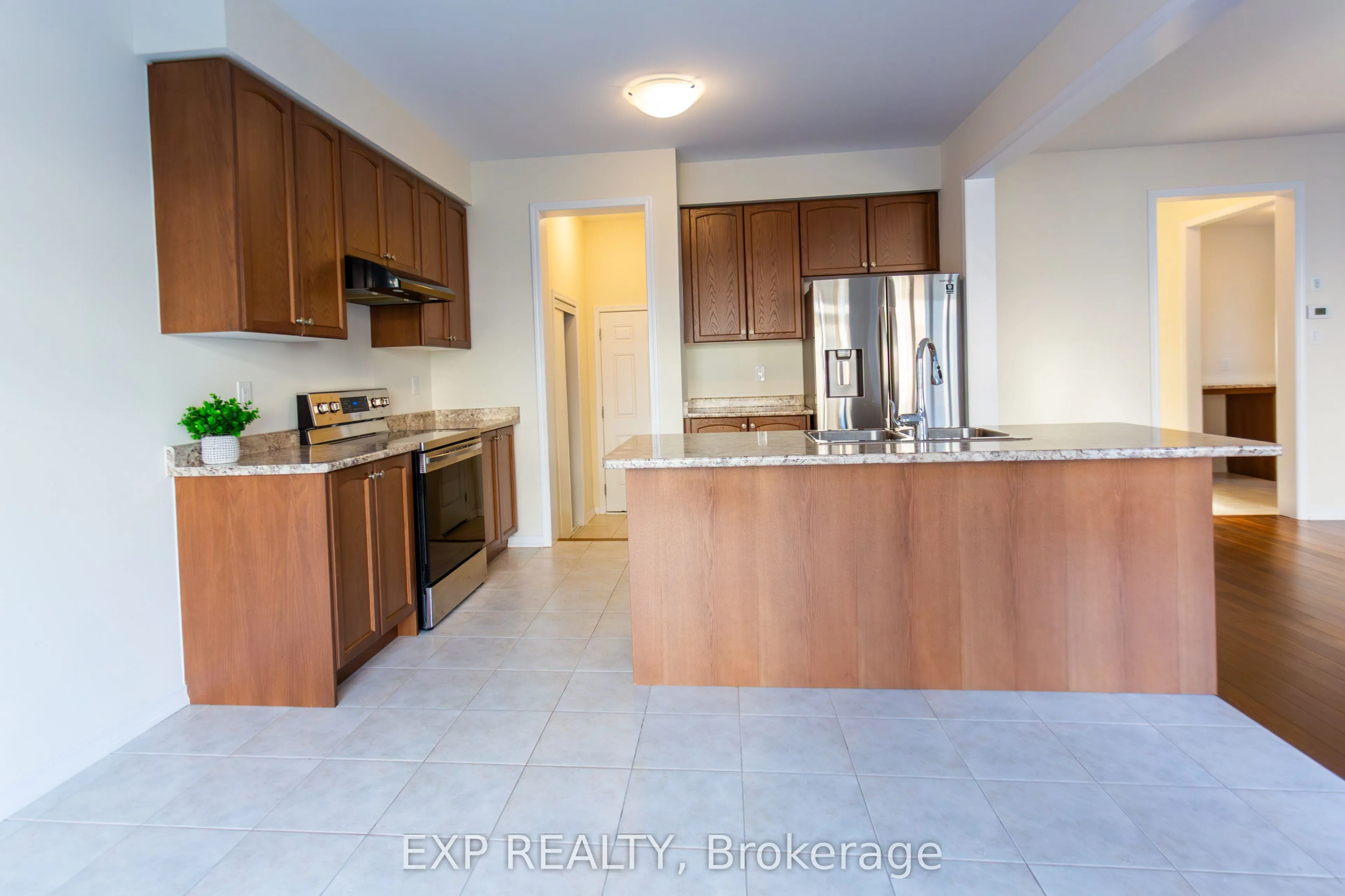 8005 Odell Crescent