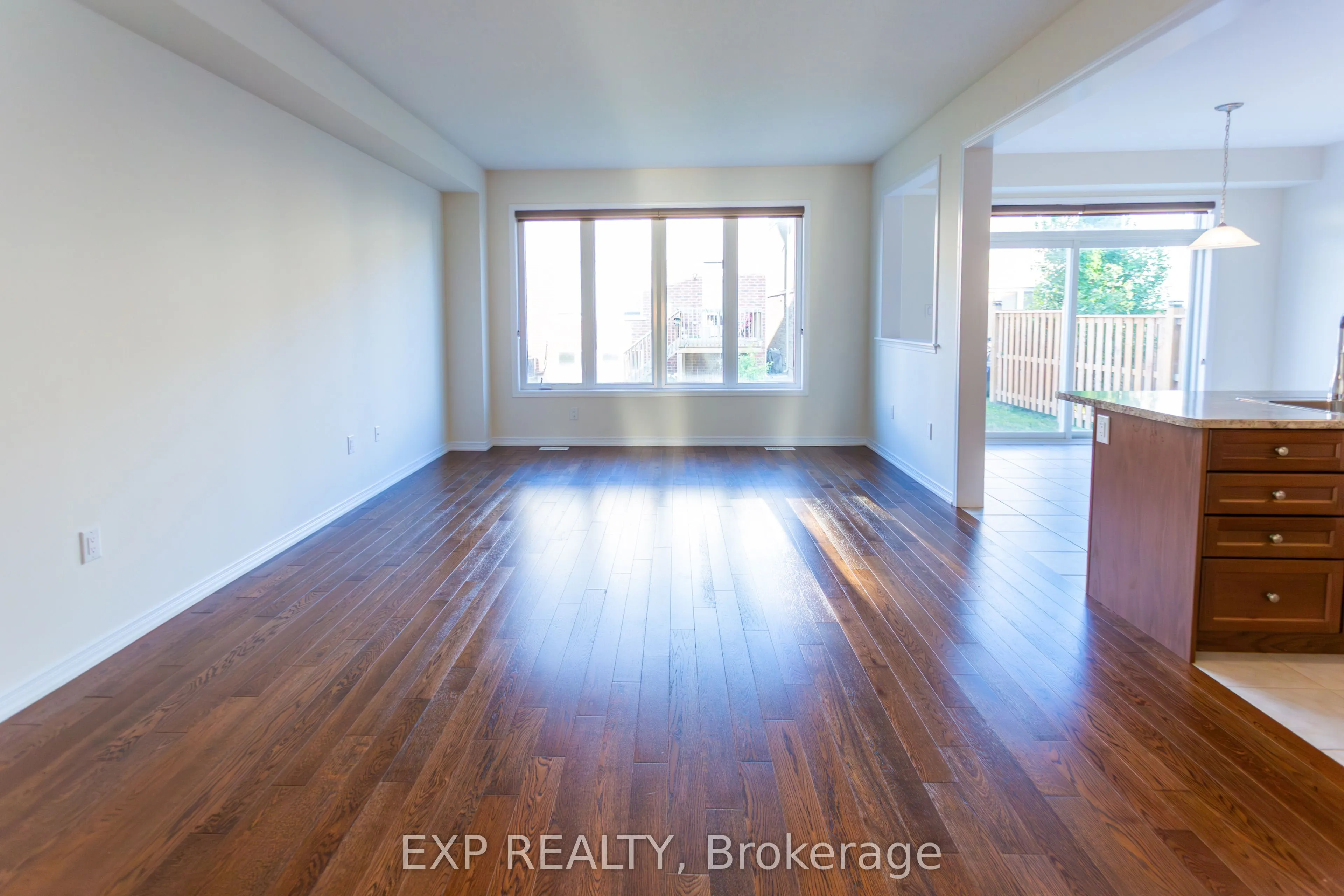 8005 Odell Crescent