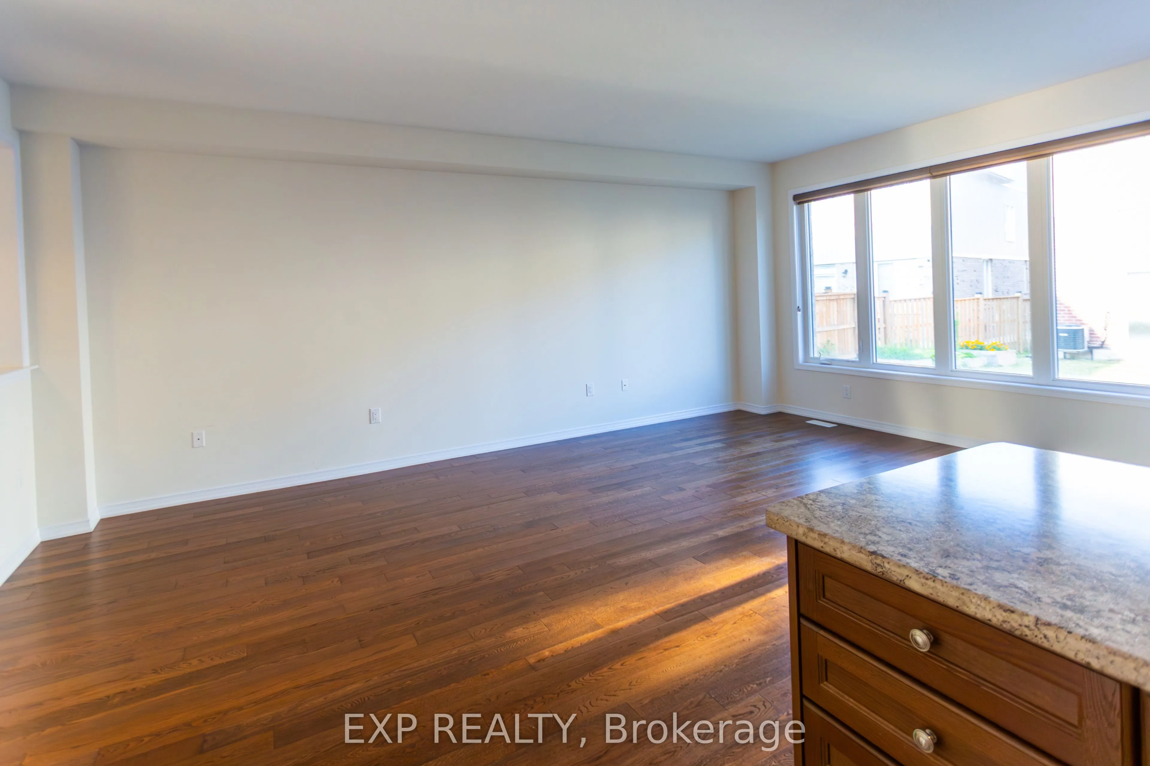 8005 Odell Crescent
