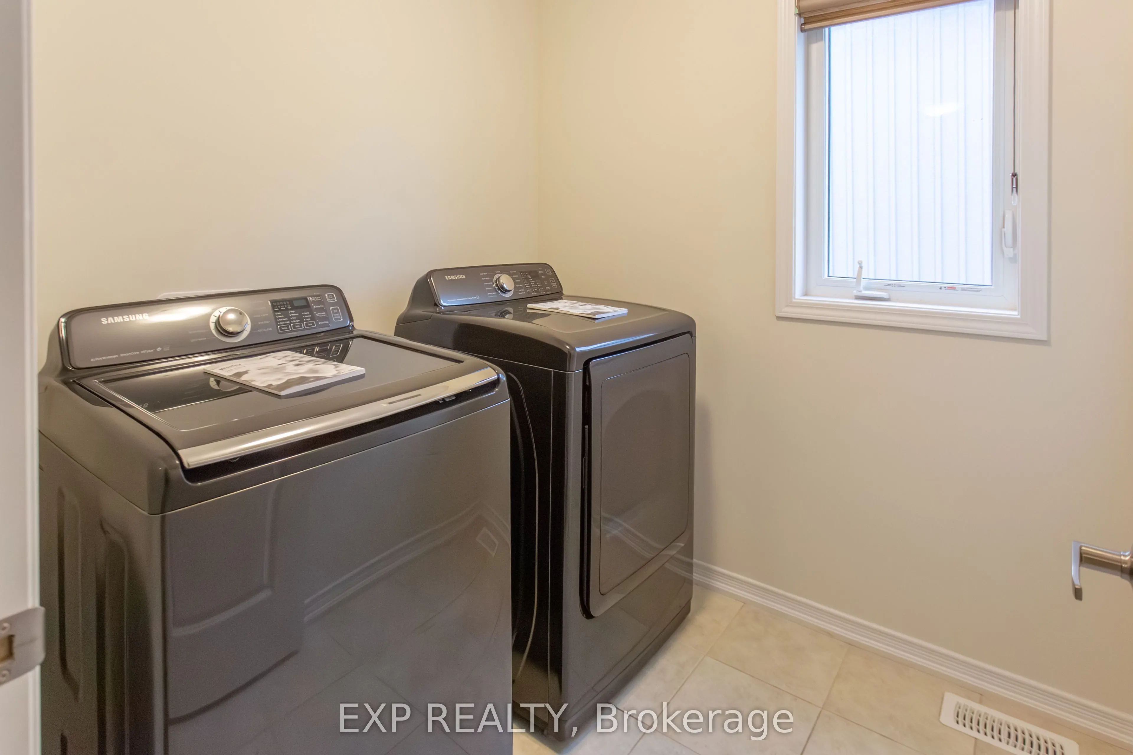 8005 Odell Crescent