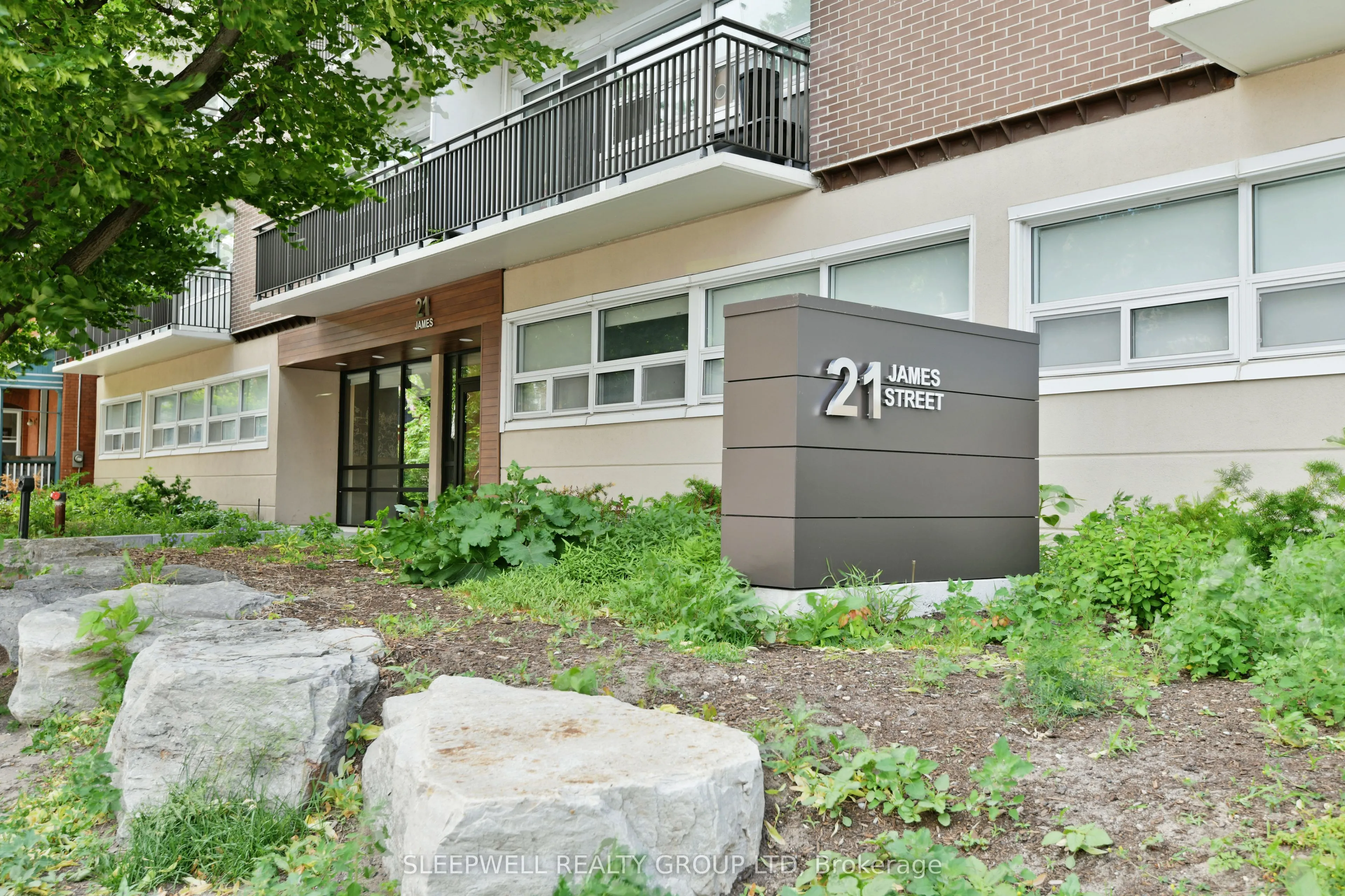 21 James Street, #302