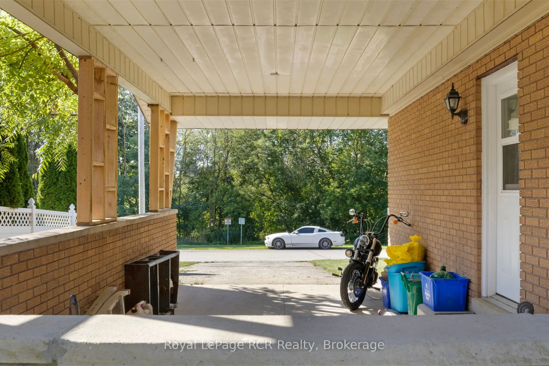 141 North Water Street W