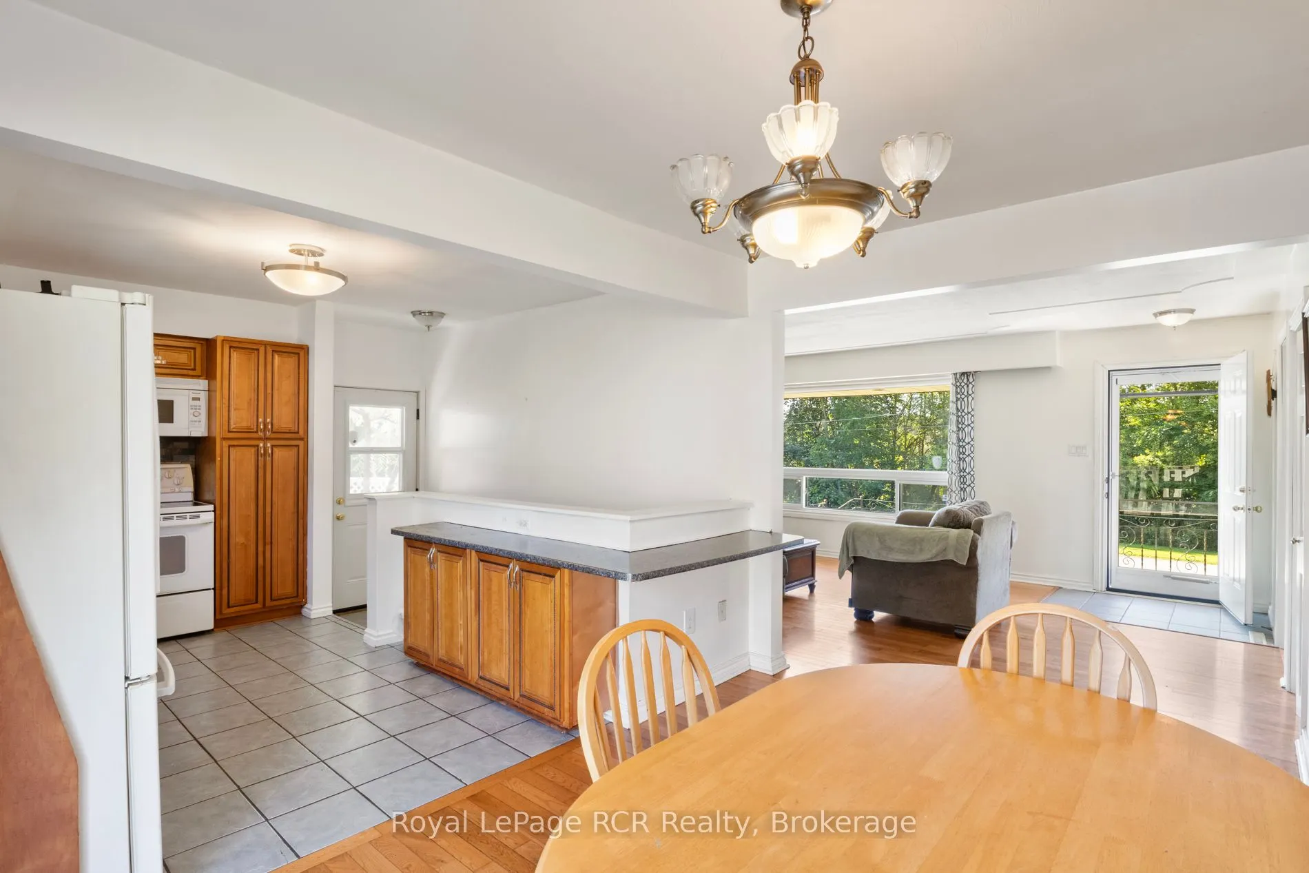141 North Water Street W