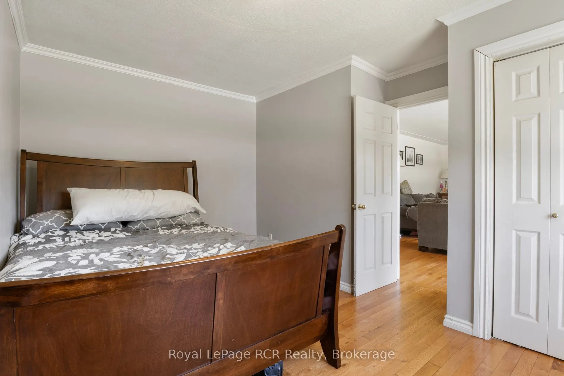141 North Water Street W